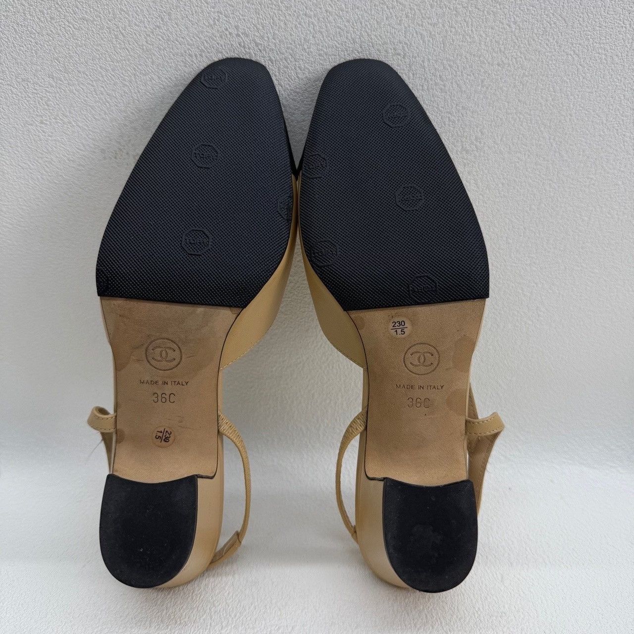 Chanel Chanel Slingback Heels Beige Black Size 36 Size US 6 / IT 36 - 8 Thumbnail