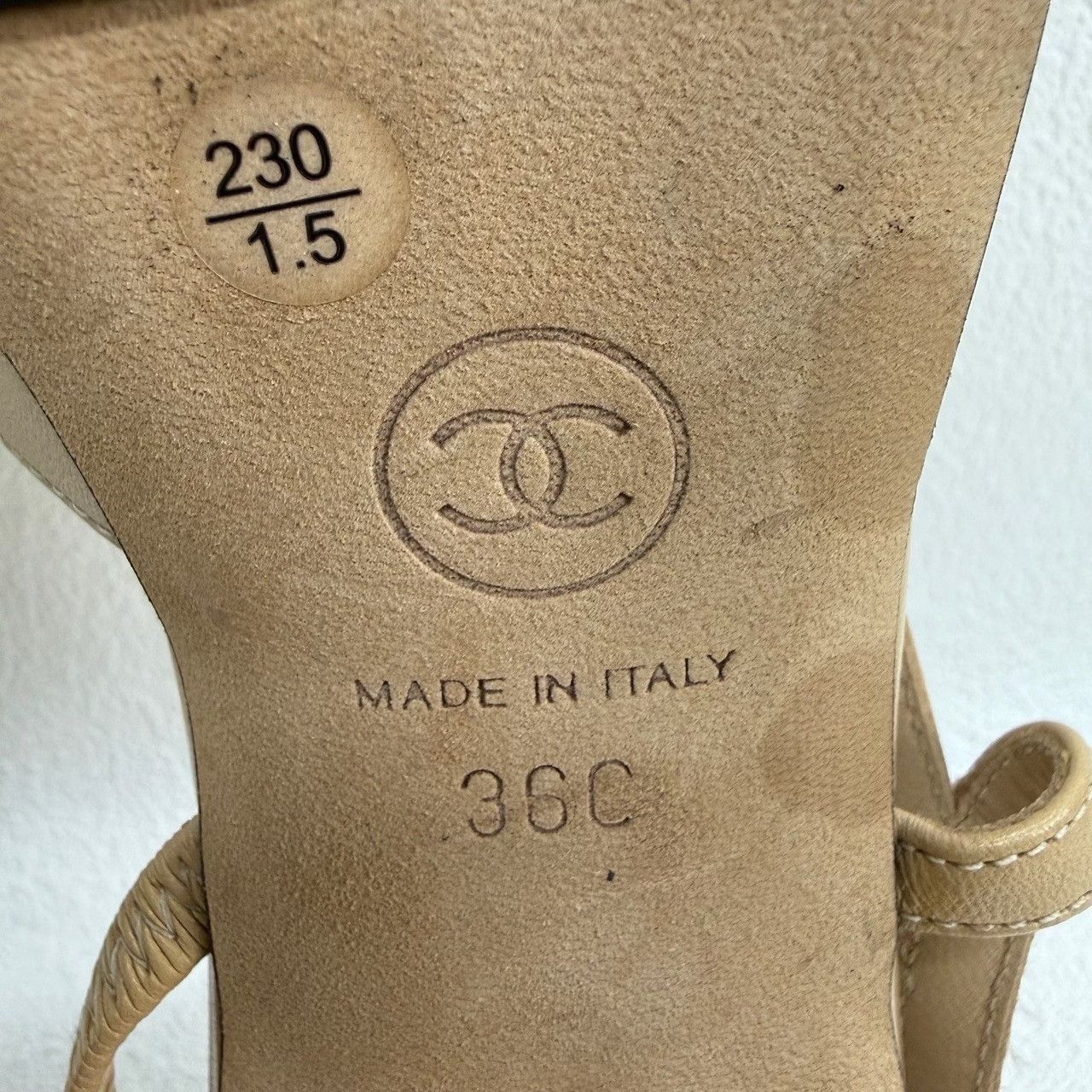 Chanel Chanel Slingback Heels Beige Black Size 36 Size US 6 / IT 36 - 9 Thumbnail