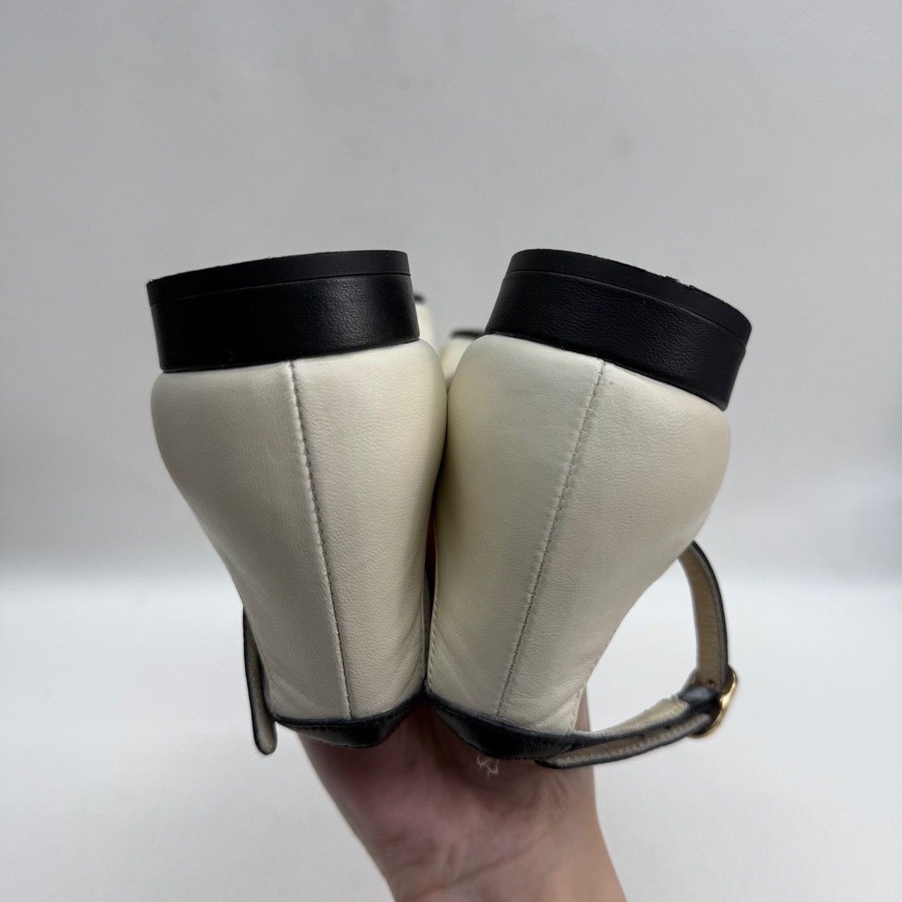 Chanel Chanel Two-Tone Leather Mary Jane Flats Size 36 Size US 6 / IT 36 - 7 Thumbnail