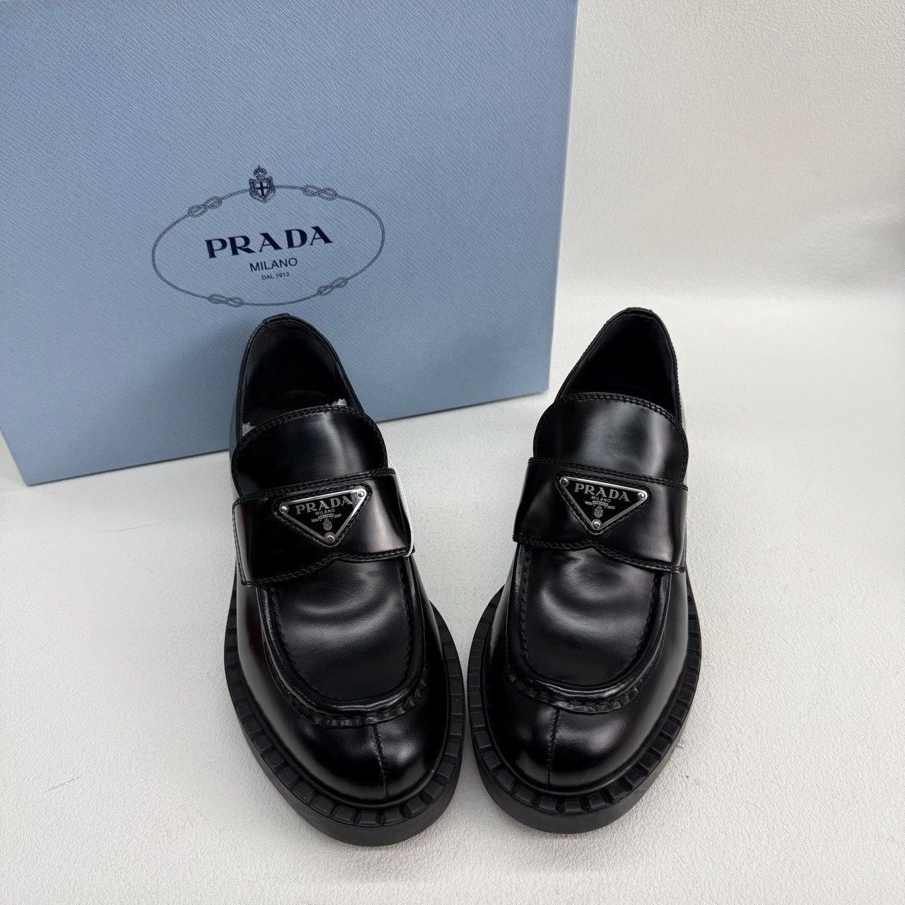 Prada Prada Leather Loafers Size 37 Size US 7 / IT 37 - 2 Thumbnail