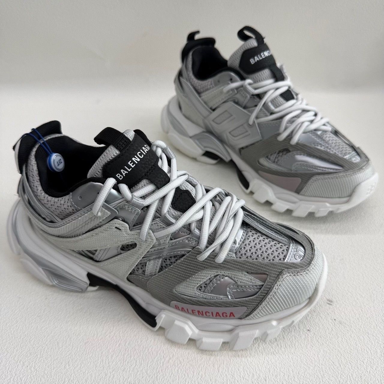 Balenciaga Balenciaga Silver Track Sneakers Size 37 Size US 7 / IT 37 - 4 Thumbnail
