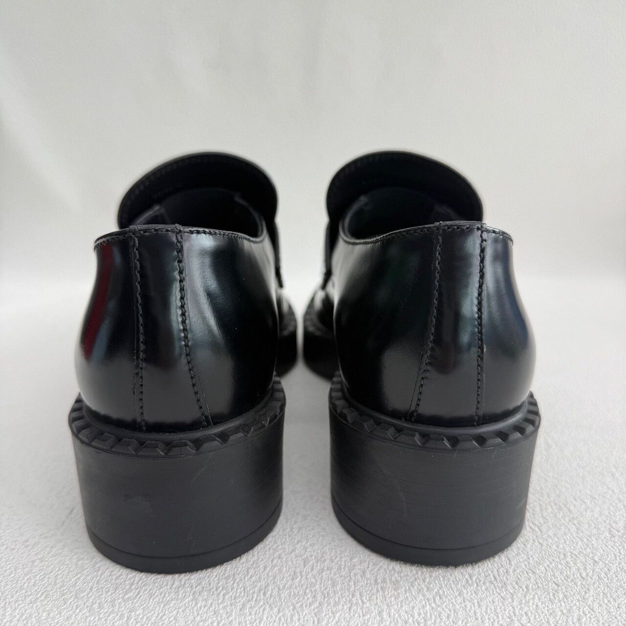 Prada Prada Black Leather Triangle Logo Loafers Size 35.5 Size US 5.5 / IT 35.5 - 6 Thumbnail