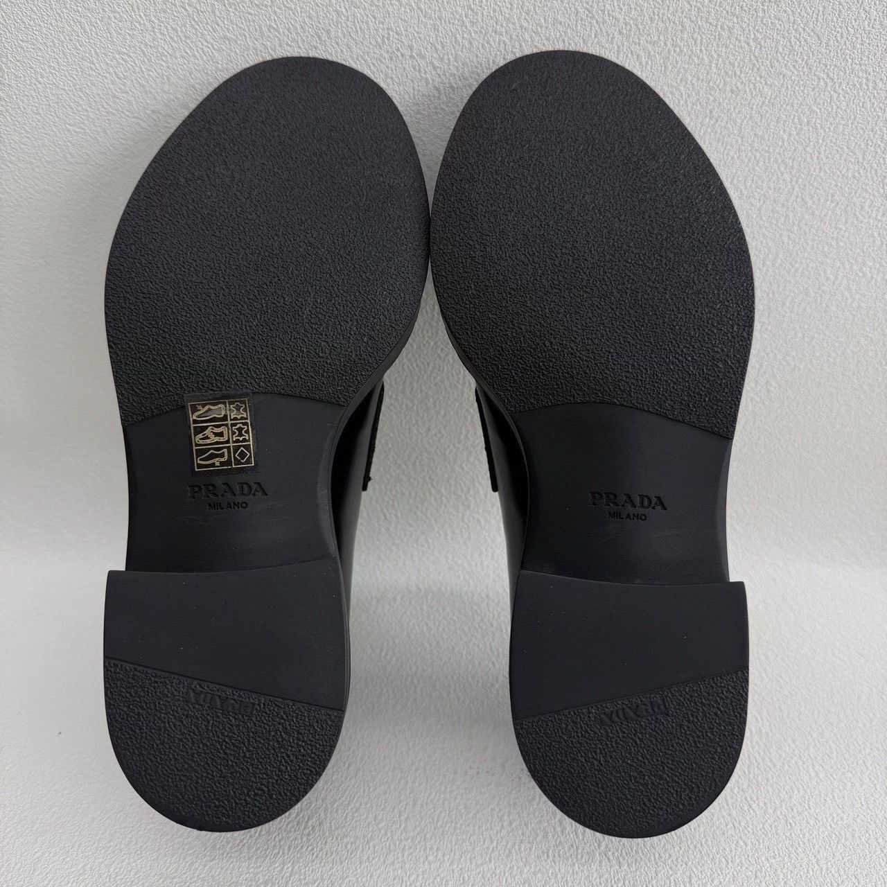 Prada Prada Black Leather Triangle Logo Loafers Size 35.5 Size US 5.5 / IT 35.5 - 9 Thumbnail