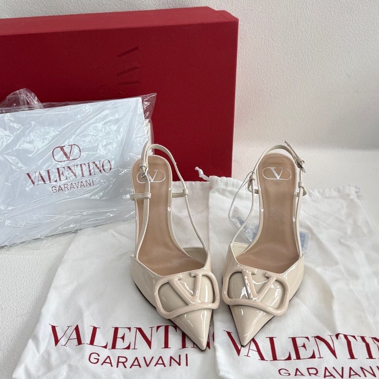 Valentino Valentino Garavani VLogo Heels Size 36.5 Size US 6.5 / IT 36.5 - 2 Thumbnail