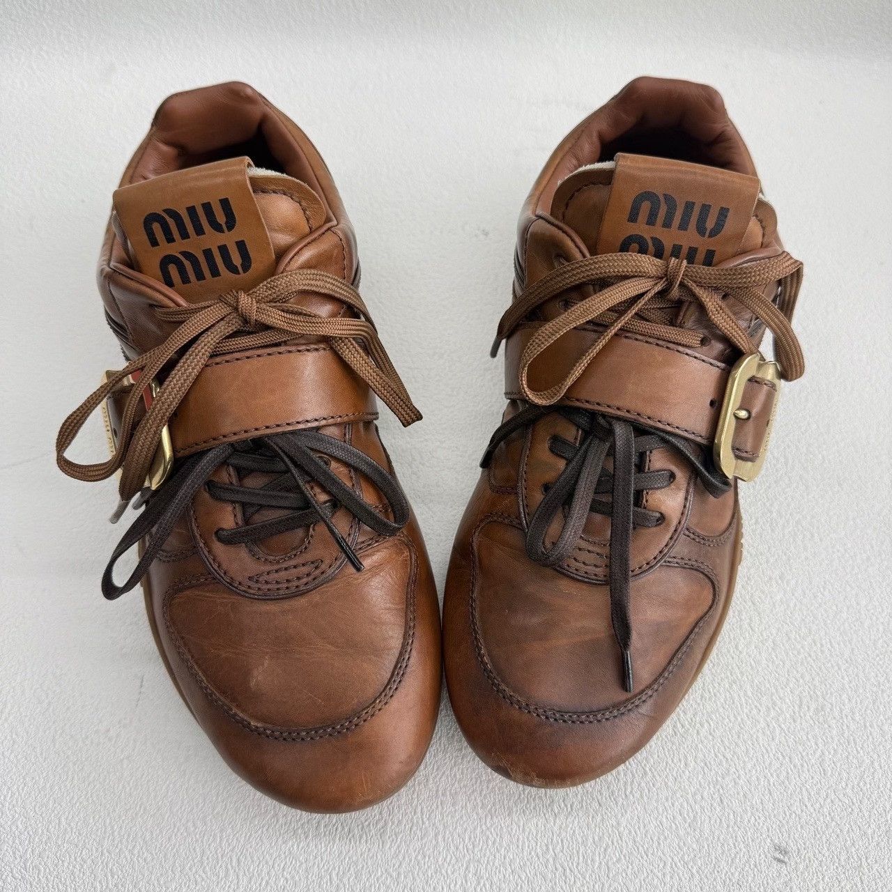 Miu Miu Miu Miu Buckle Leather Low-Top Sneakers Size 37.5 Size US 7.5 / IT 37.5 - 10 Thumbnail