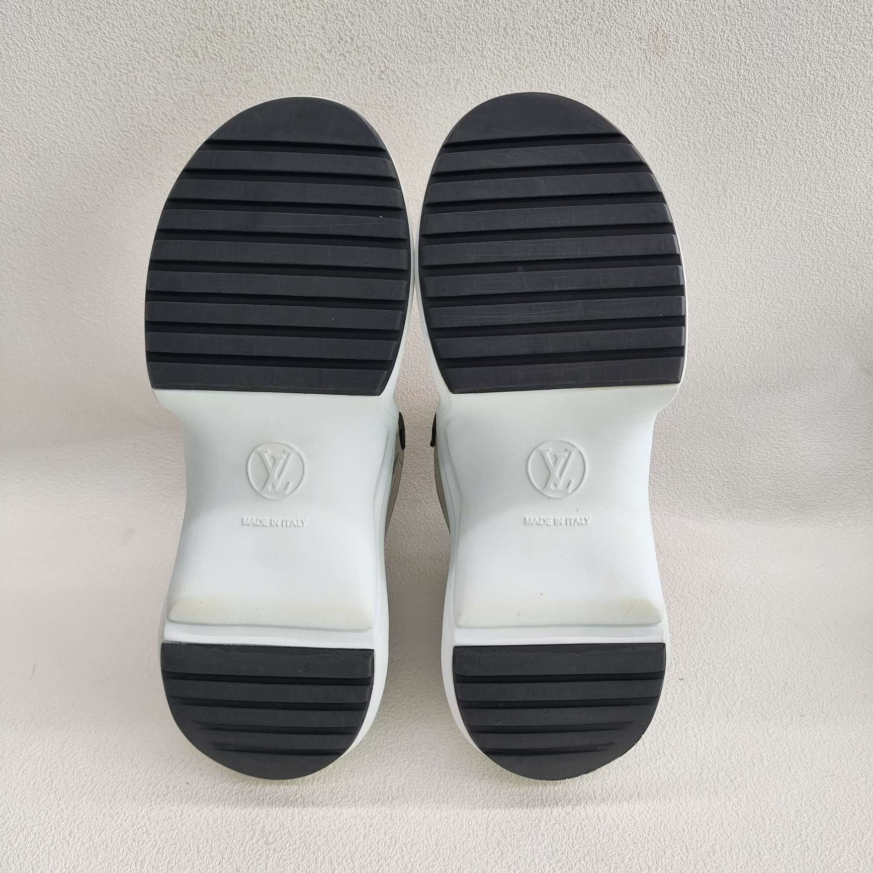 Louis Vuitton Louis Vuitton Archlight Monogram Denim Sneakers 37.5 Size US 7.5 / IT 37.5 - 8 Thumbnail