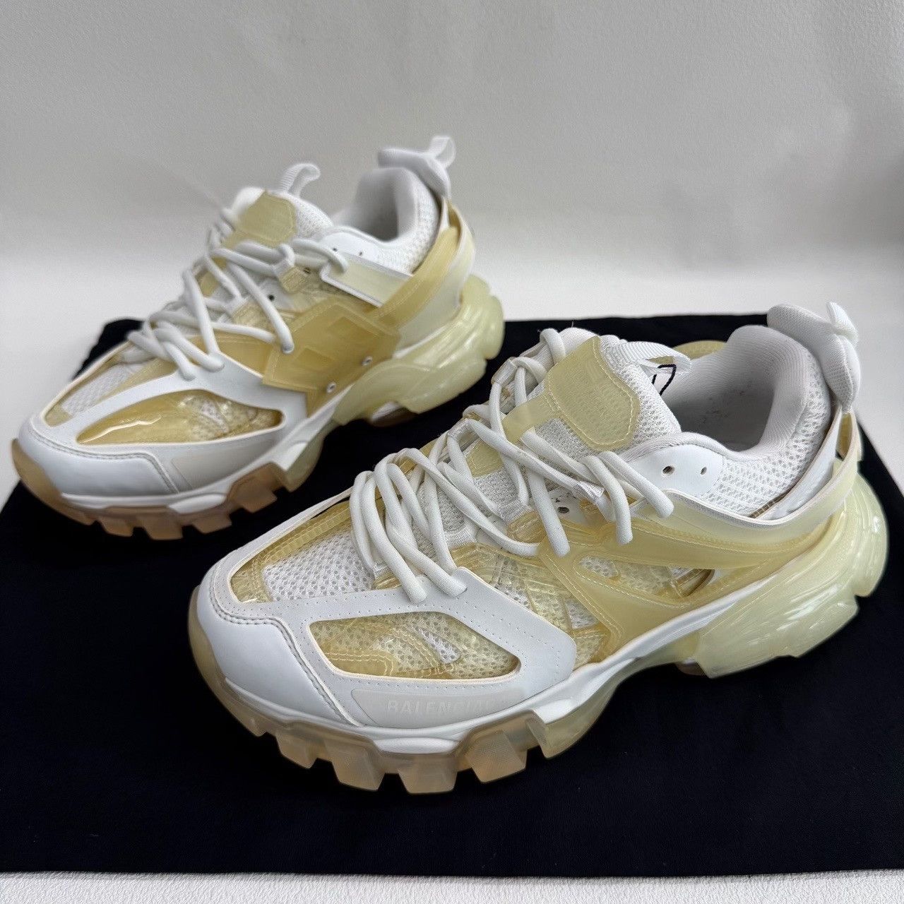 Balenciaga Balenciaga Track Clear Sole Sneakers US 8 Size US 8 / EU 41 - 2 Thumbnail