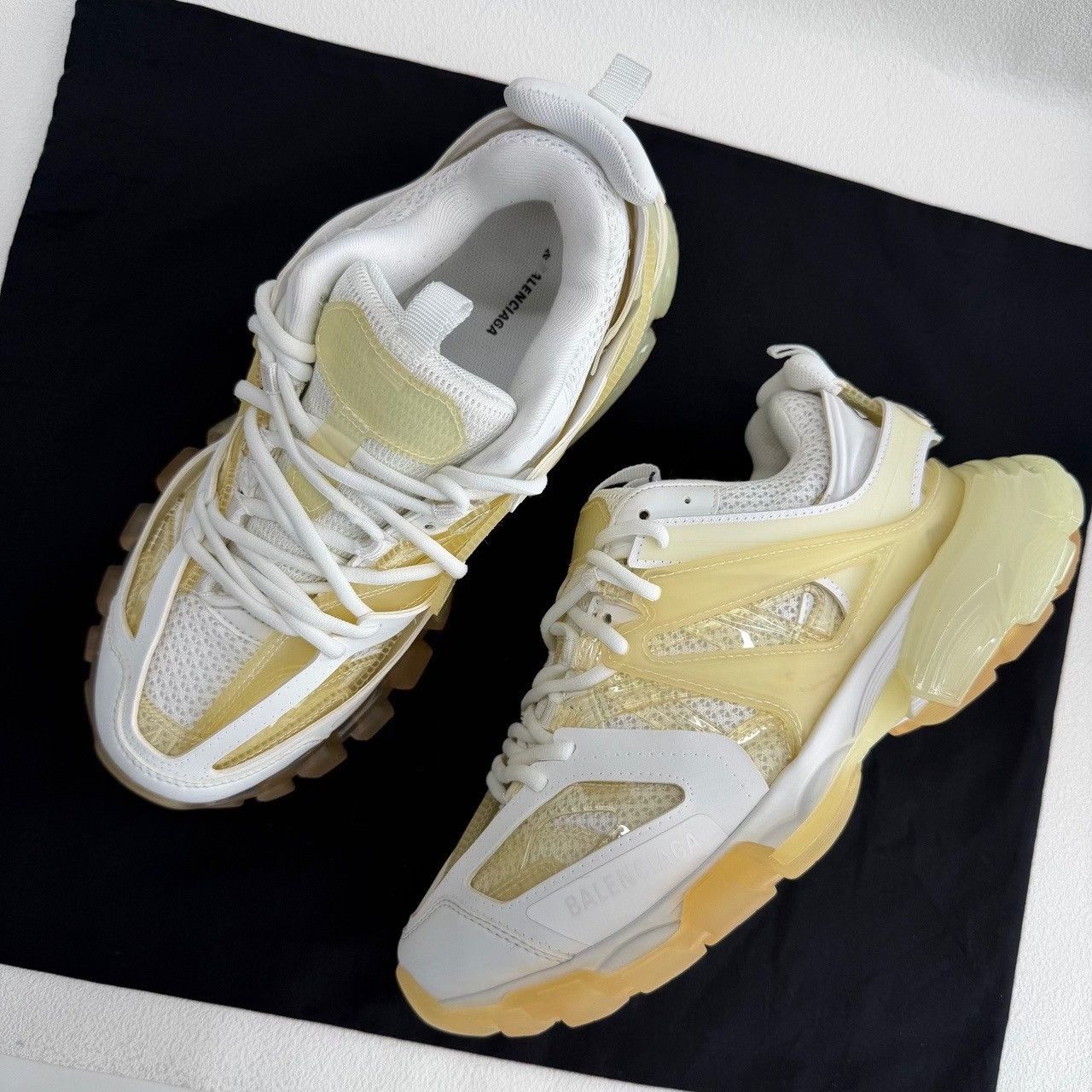Balenciaga Balenciaga Track Clear Sole Sneakers US 8 Size US 8 / EU 41 - 9 Thumbnail