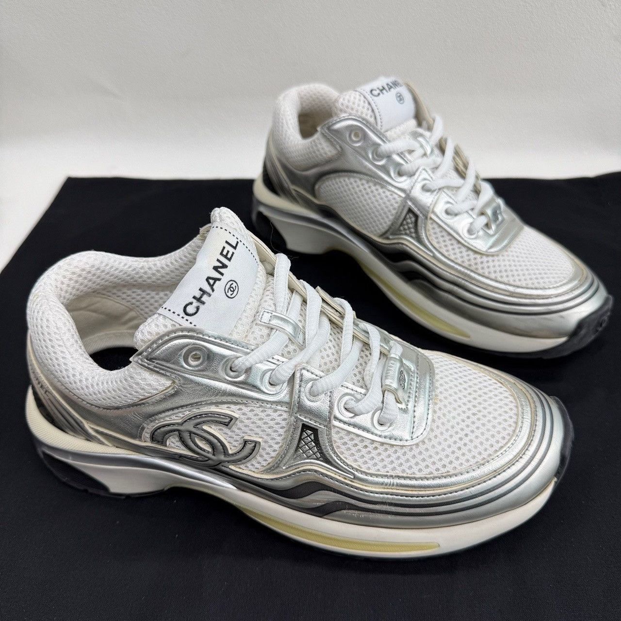 Chanel Chanel Silver Metallic Low-Top Sneakers 37.5 Size US 7.5 / IT 37.5 - 4 Thumbnail