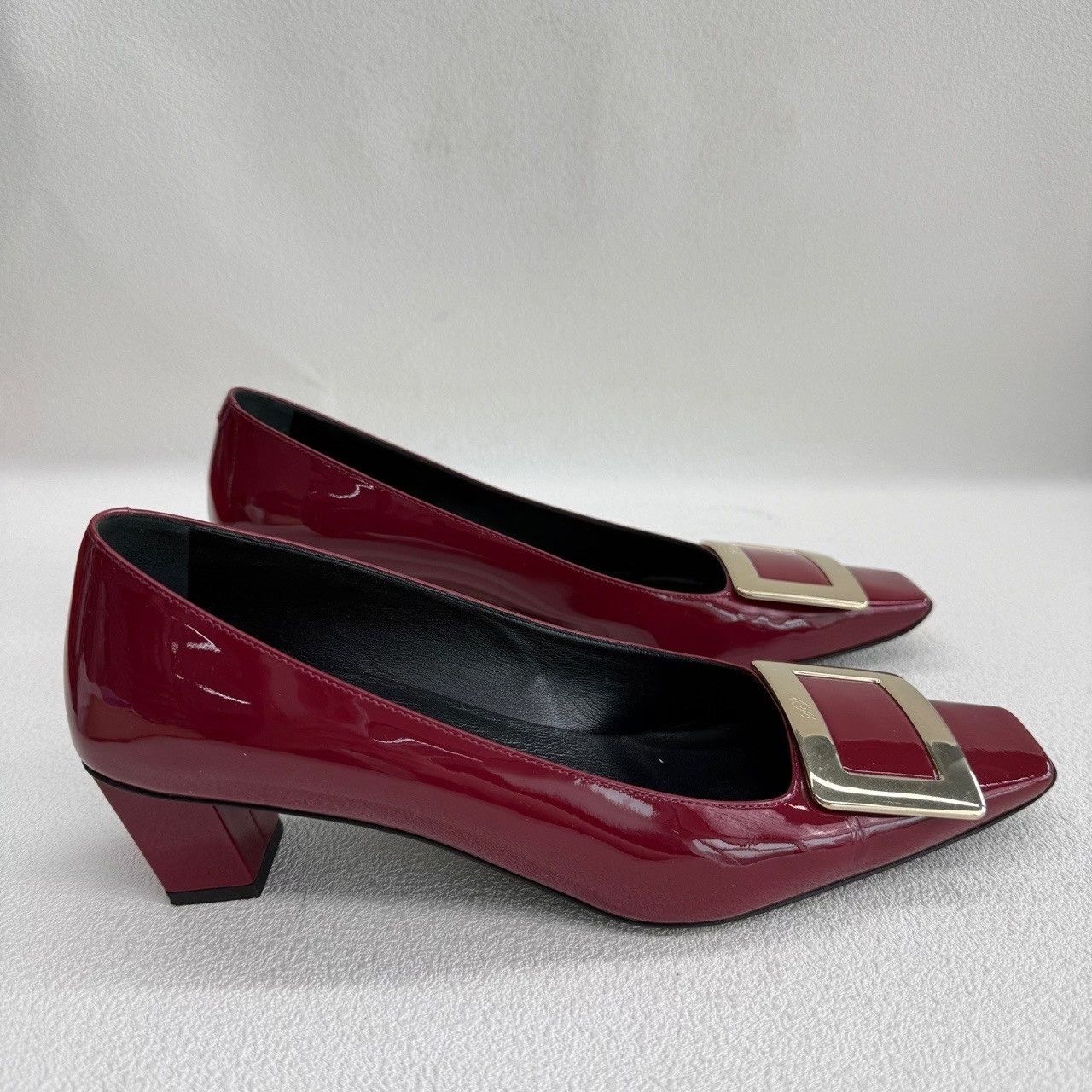 Roger Vivier Roger Vivier Patent Leather Buckle Heels Size 37.5 Size US 7.5 / IT 37.5 - 5 Thumbnail