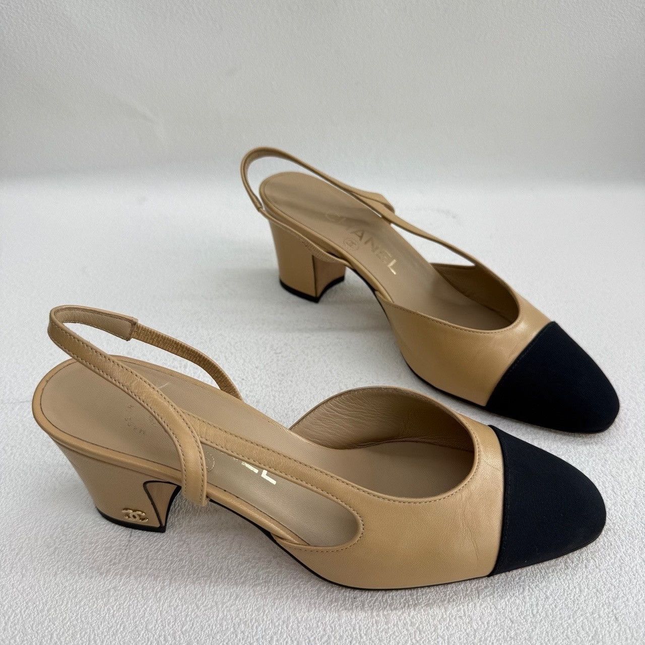 Chanel Chanel Two Tone Slingback Heels Size 35C Size US 5 / IT 35 - 4 Thumbnail