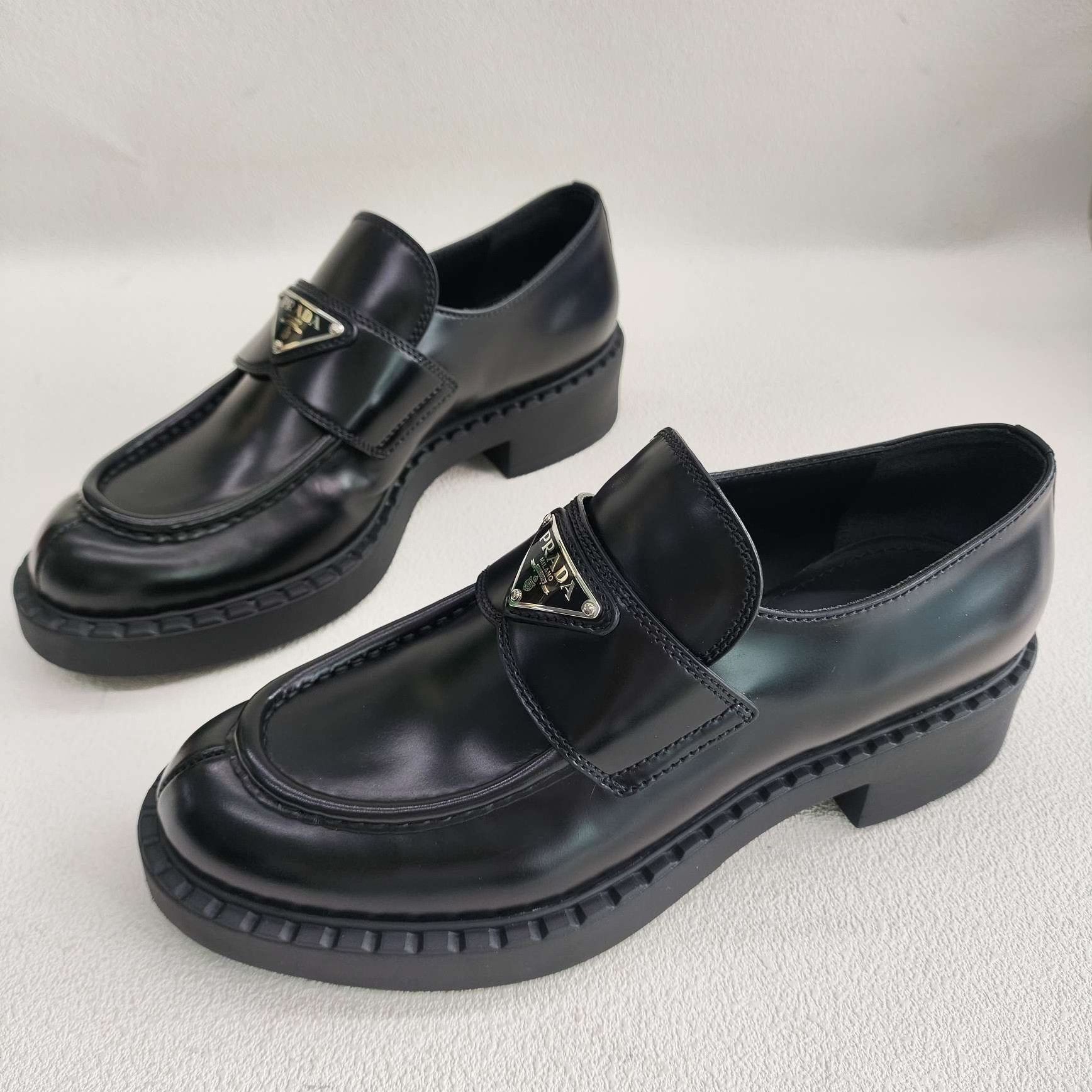 Prada Prada Logo Leather Loafers Size 38 Size US 8 / IT 38 - 2 Thumbnail