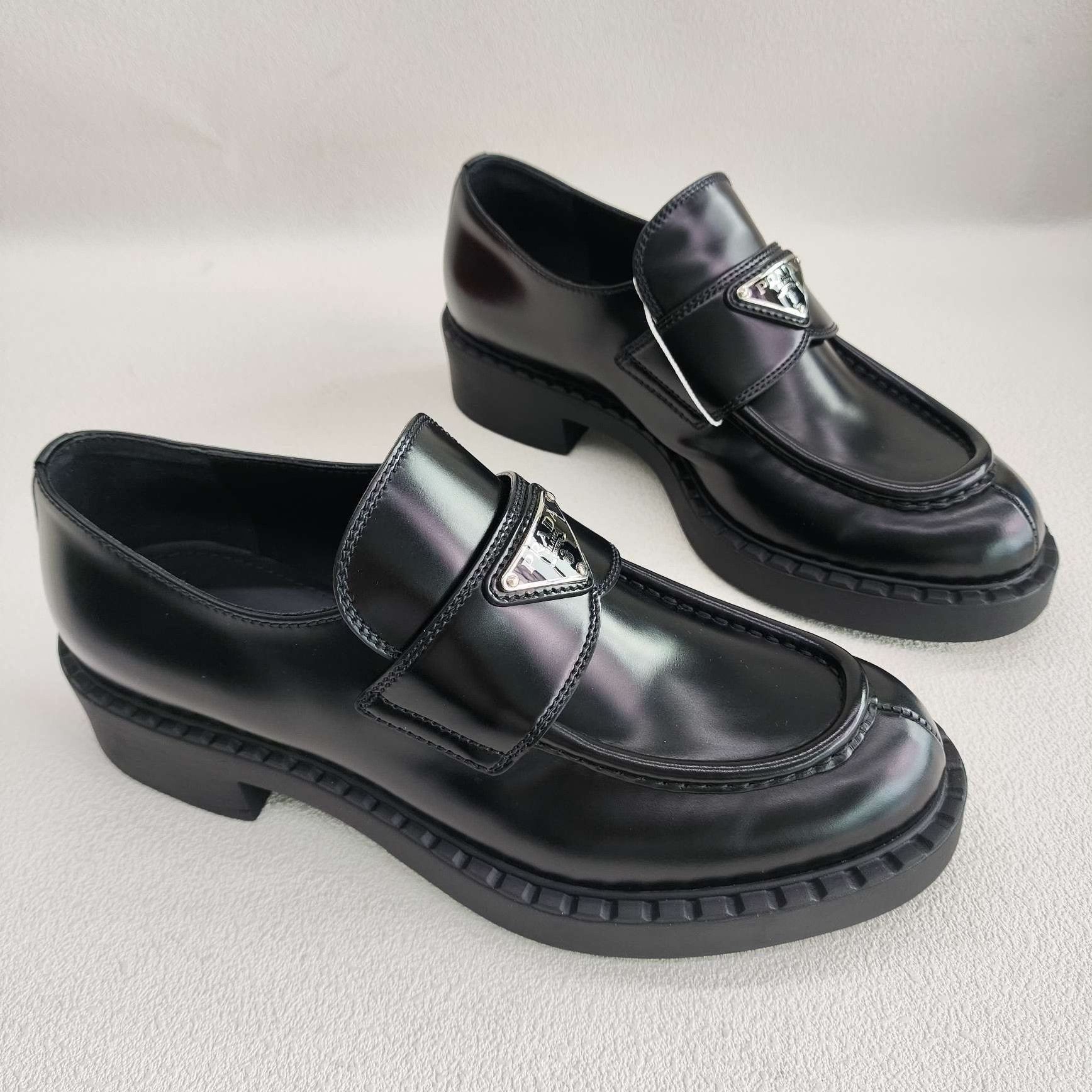 Prada Prada Logo Leather Loafers Size 38 Size US 8 / IT 38 - 4 Thumbnail