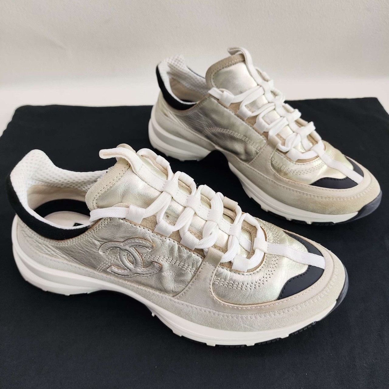 Chanel Chanel Metallic Gold Leather Sneakers Size 37 Size US 7 / IT 37 - 4 Thumbnail