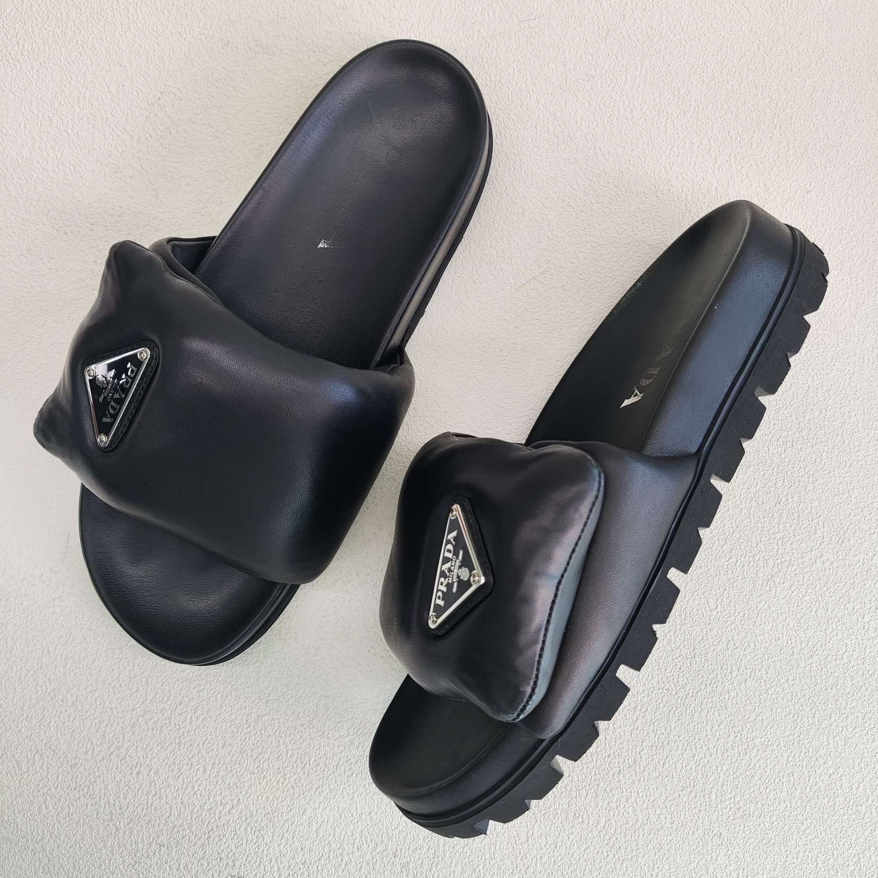Prada Prada Logo Padded Leather Slides Size 37.5 Size US 7.5 / IT 37.5 - 9 Thumbnail