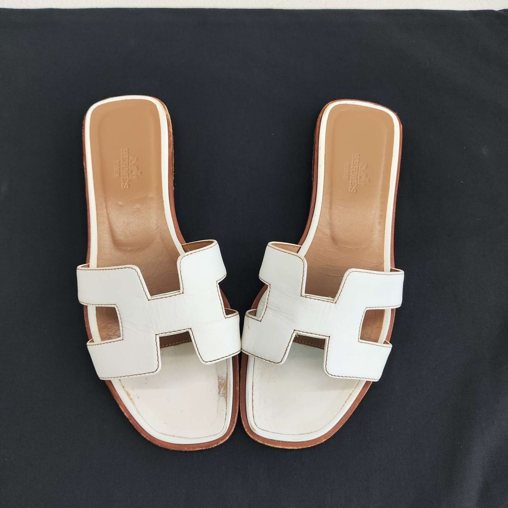 Hermes Hermès White Oran Sandals Size 36 Size US 6 / IT 36 - 9 Thumbnail