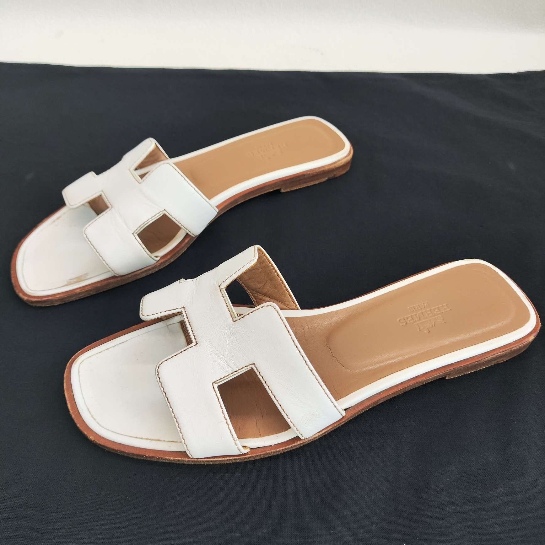 Hermes Hermès White Oran Sandals Size 36 Size US 6 / IT 36 - 2 Thumbnail