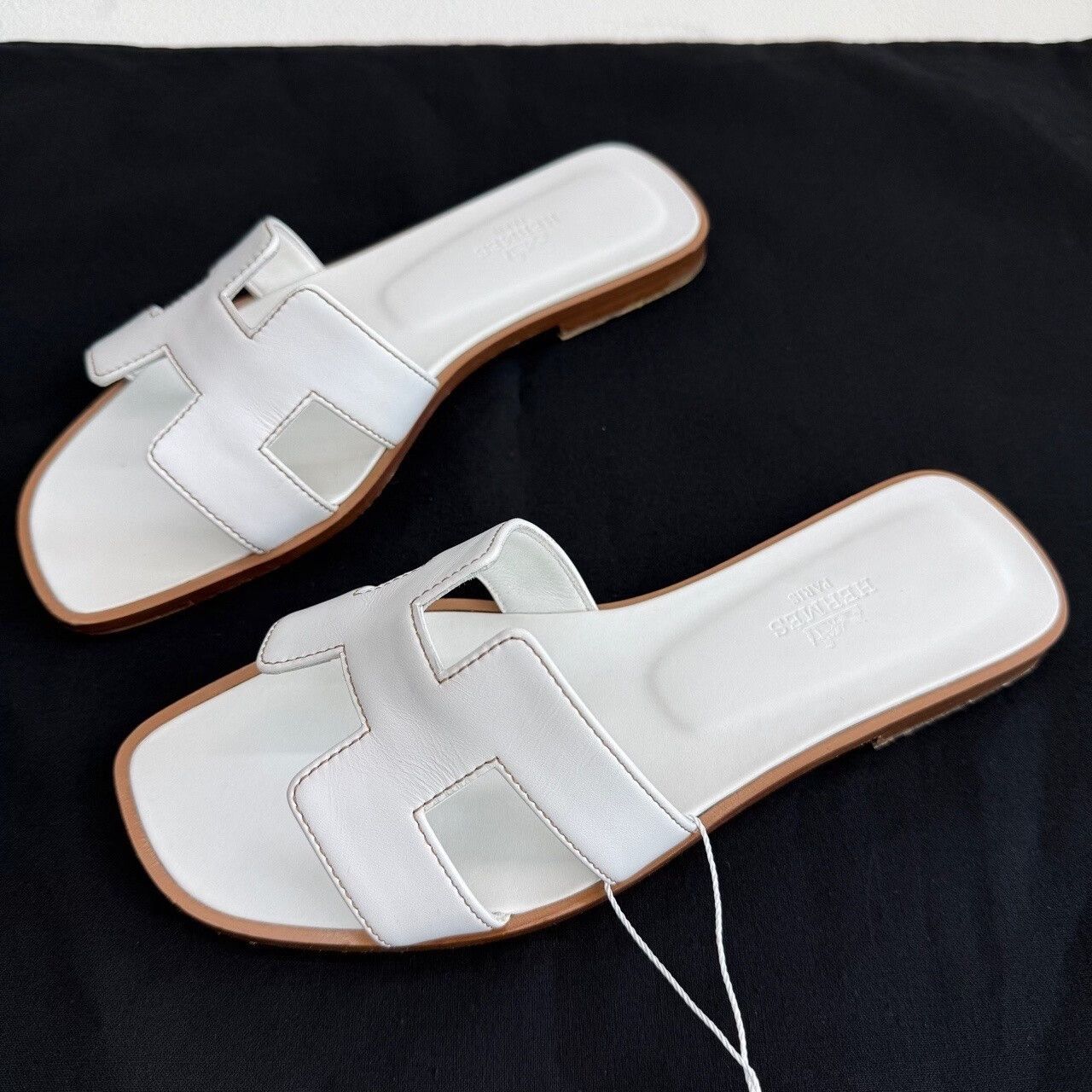 Hermes Hermès Oran White Leather Sandals Size 36 Size US 6 / IT 36 - 2 Thumbnail