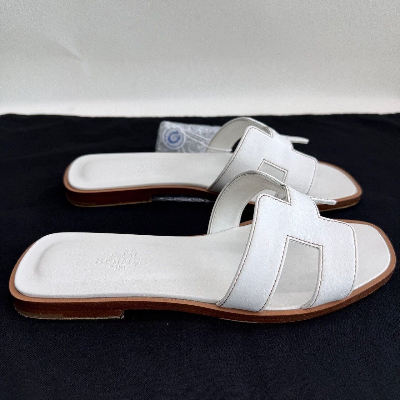 Hermes Hermès Oran White Leather Sandals Size 36 Size US 6 / IT 36 - 4 Thumbnail