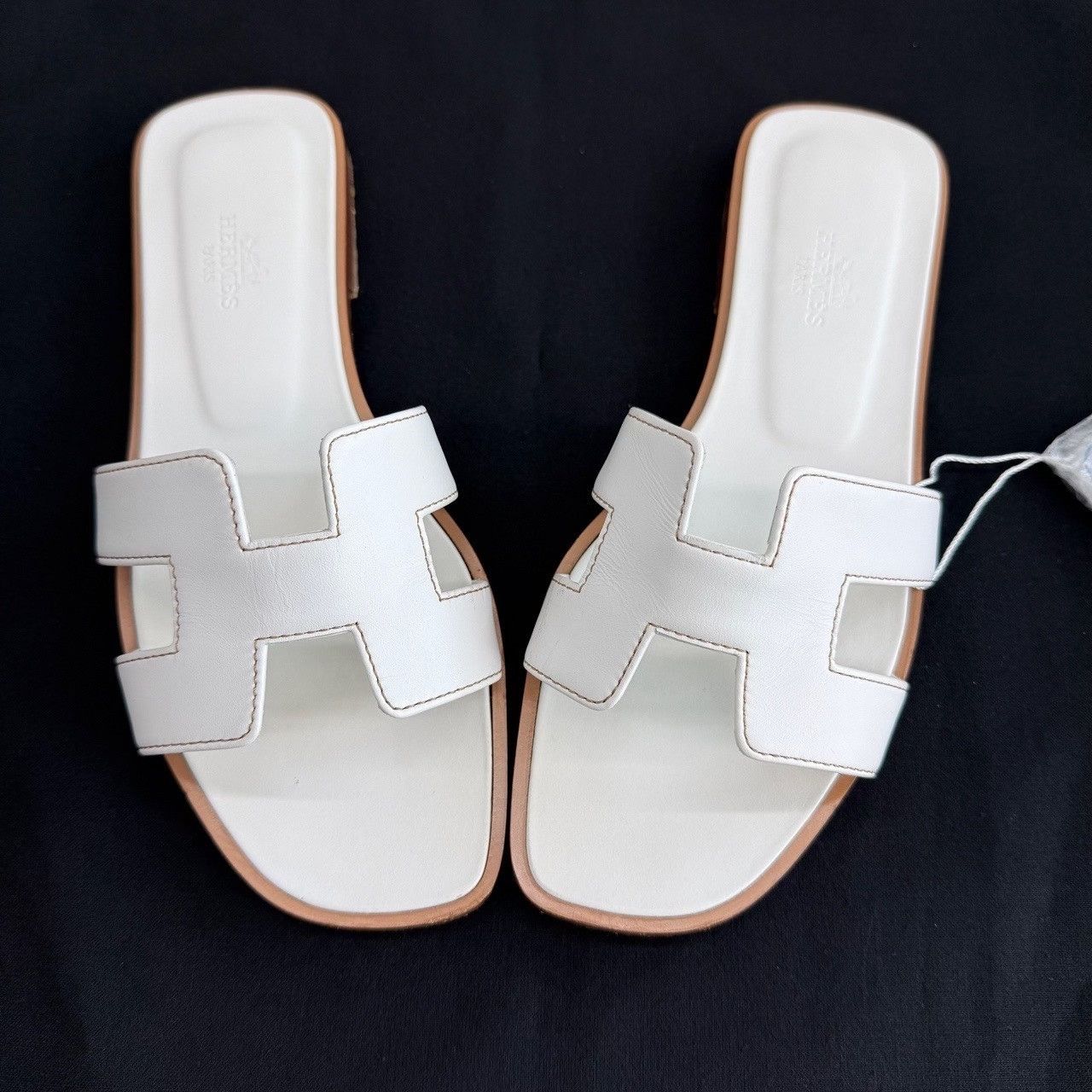 Hermes Hermès Oran White Leather Sandals Size 36 Size US 6 / IT 36 - 10 Thumbnail