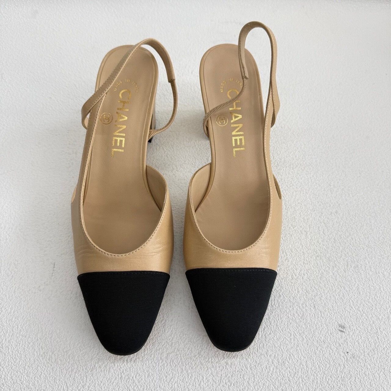 Chanel Chanel Two-Tone Slingback Heels Size 35.5 Size US 5.5 / IT 35.5 - 3 Thumbnail