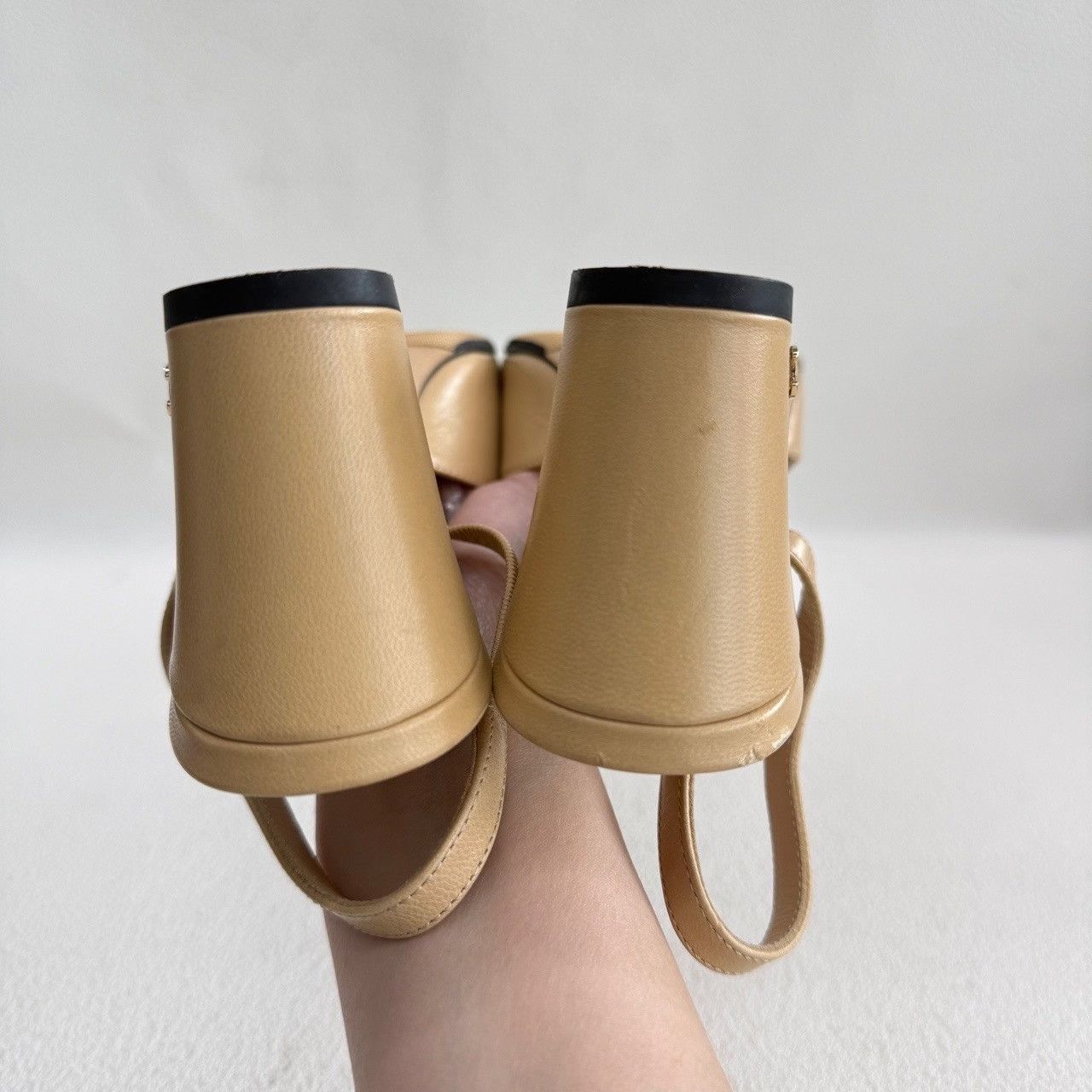 Chanel Chanel Two-Tone Slingback Heels Size 35.5 Size US 5.5 / IT 35.5 - 7 Thumbnail