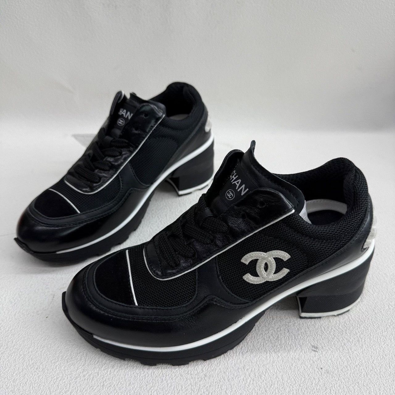 Chanel Chanel CC Logo Platform Low-Top Sneakers Size 37 Size US 7 / IT 37 - 3 Thumbnail