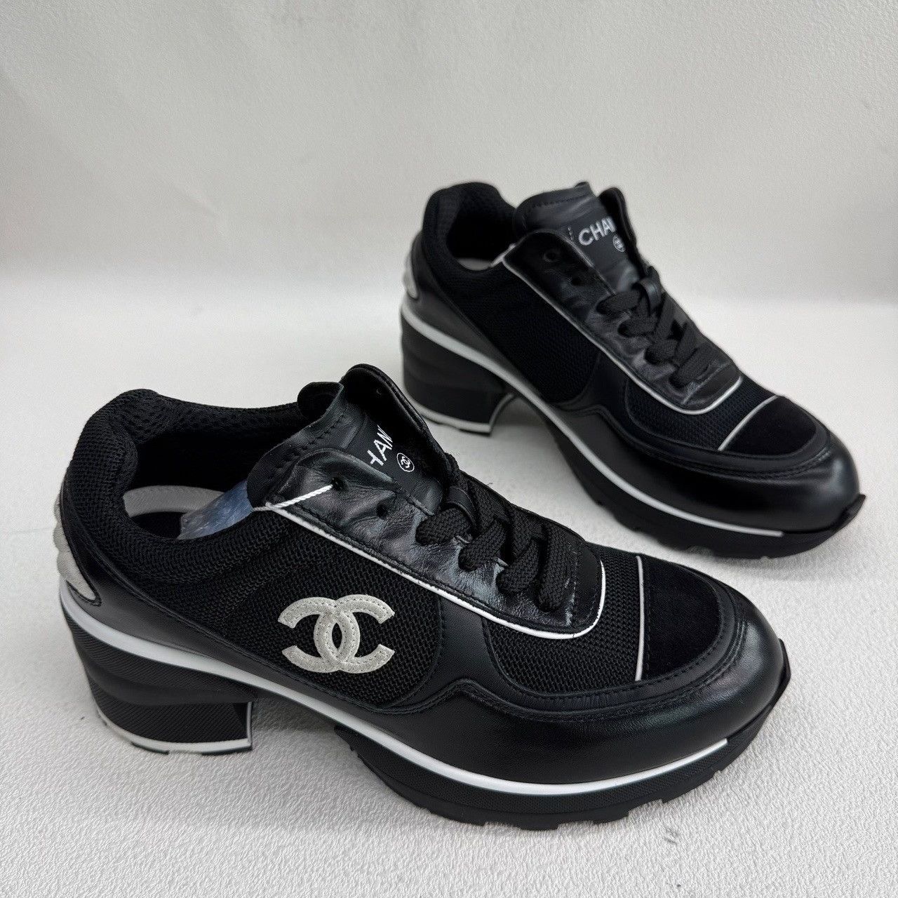 Chanel Chanel CC Logo Platform Low-Top Sneakers Size 37 Size US 7 / IT 37 - 5 Thumbnail