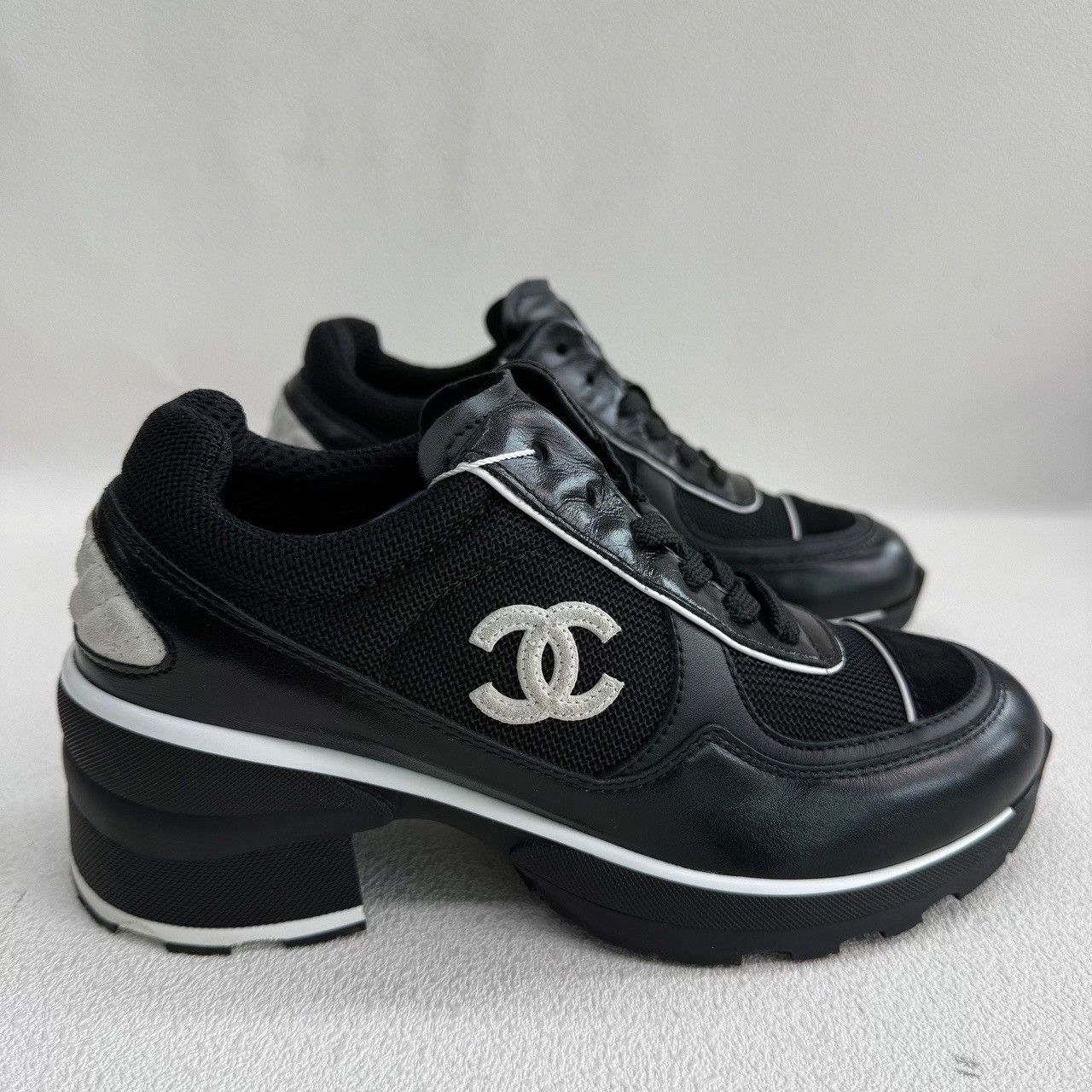 Chanel Chanel CC Logo Platform Low-Top Sneakers Size 37 Size US 7 / IT 37 - 6 Thumbnail