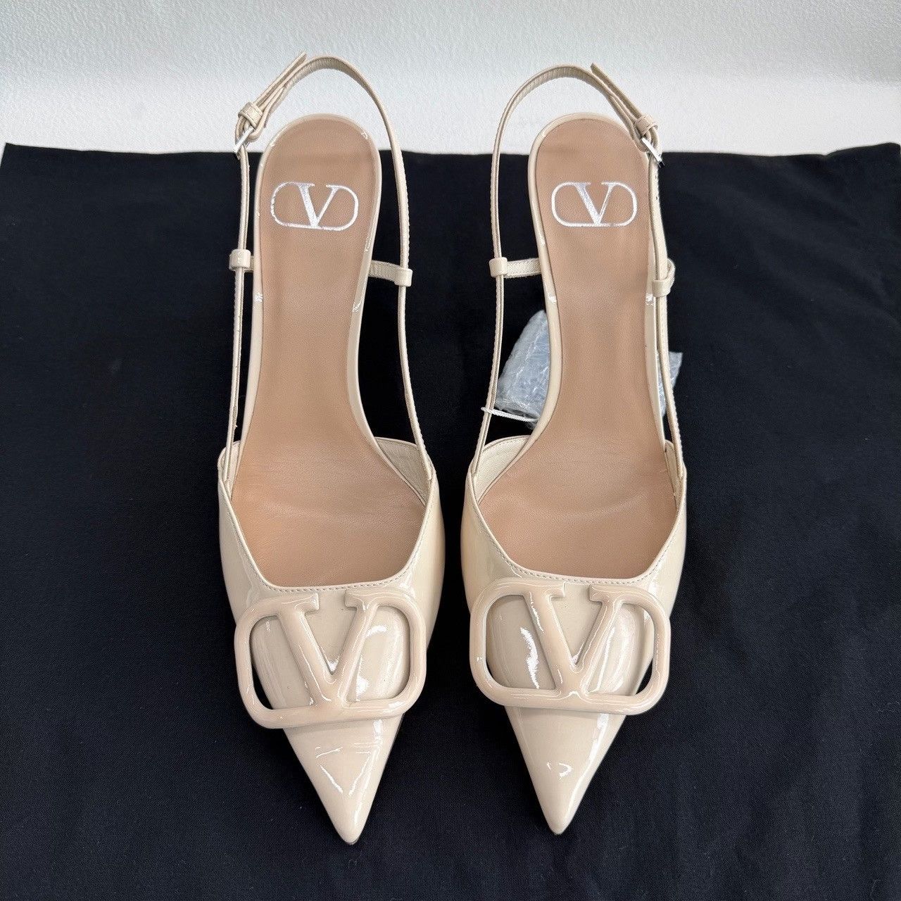 Valentino Valentino VLogo Patent Slingback Heels Size 38.5 Size US 8.5 / IT 38.5 - 3 Thumbnail