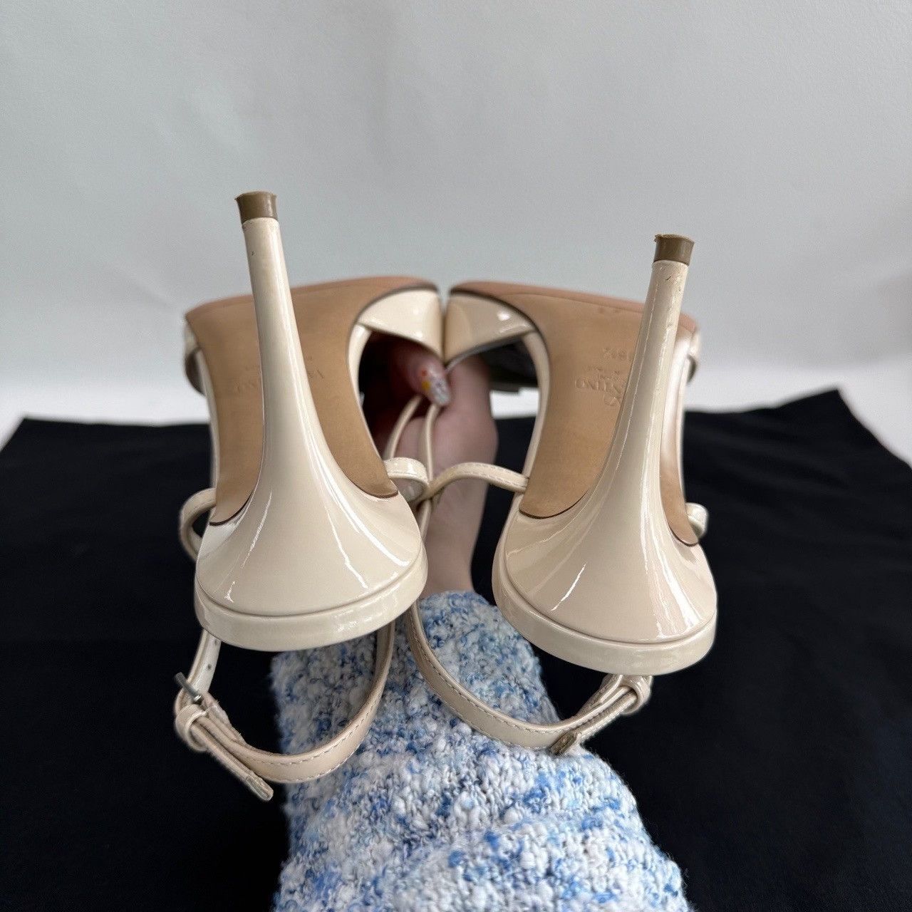 Valentino Valentino VLogo Patent Slingback Heels Size 38.5 Size US 8.5 / IT 38.5 - 6 Thumbnail