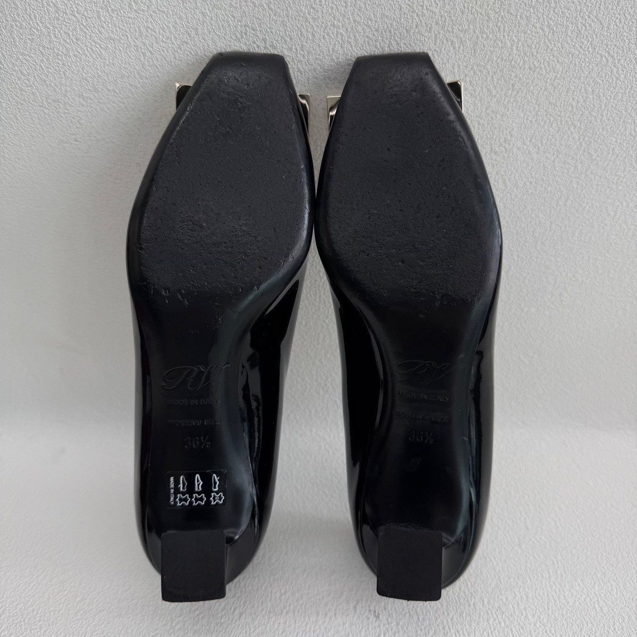 Roger Vivier Roger Vivier Patent Leather Buckle Heels Size 36.5 Size US 6.5 / IT 36.5 - 8 Thumbnail