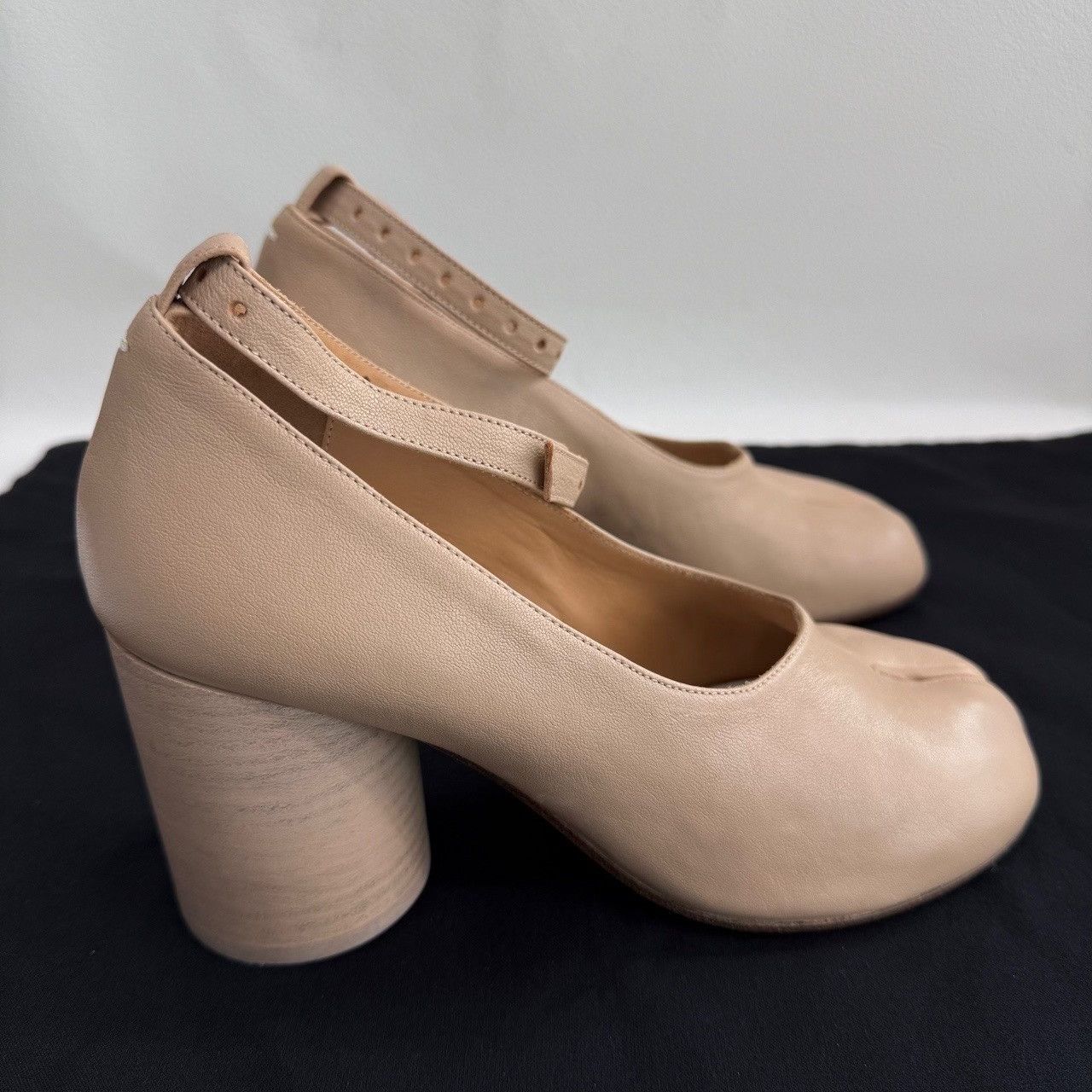 Maison Margiela Maison Margiela Tabi Mary Jane Heels Size 36 Size US 6 / IT 36 - 5 Thumbnail