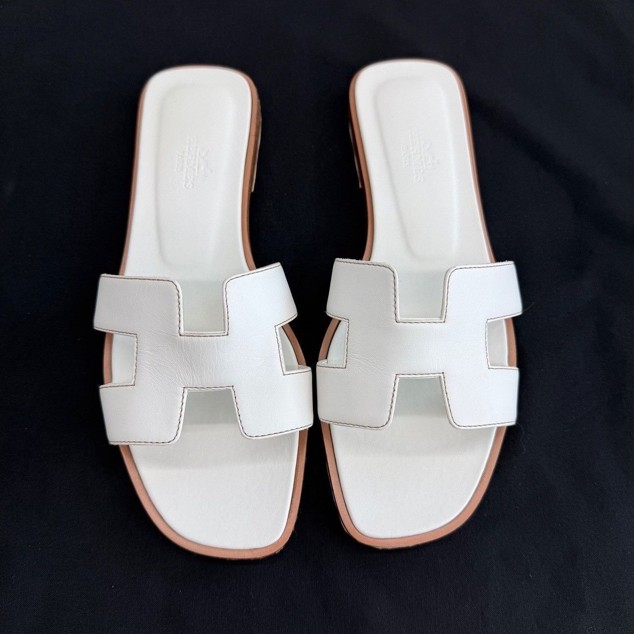Hermes Hermes White Leather Oran Sandals Size 37.5 Size US 7.5 / IT 37.5 - 3 Thumbnail