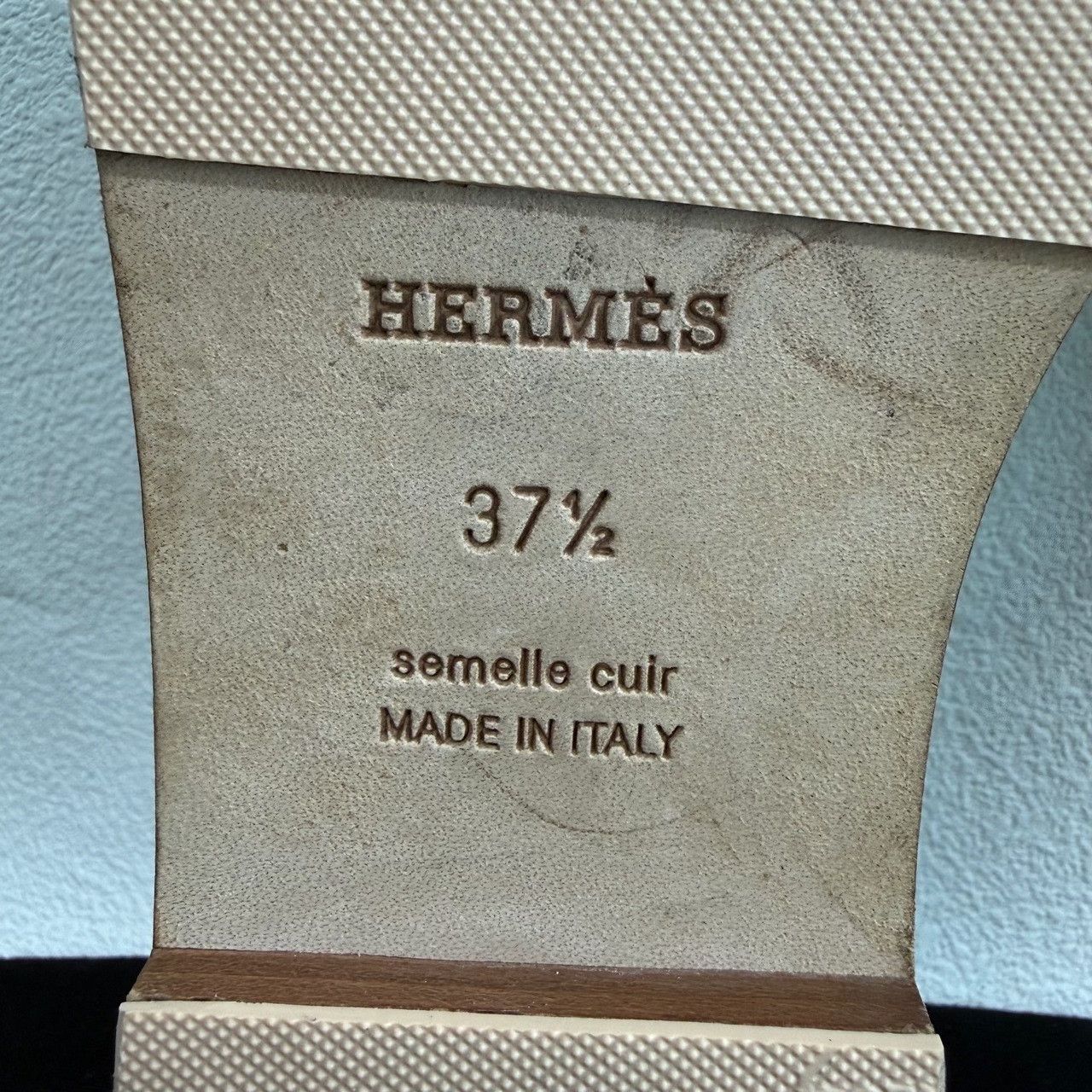 Hermes Hermes White Leather Oran Sandals Size 37.5 Size US 7.5 / IT 37.5 - 9 Thumbnail