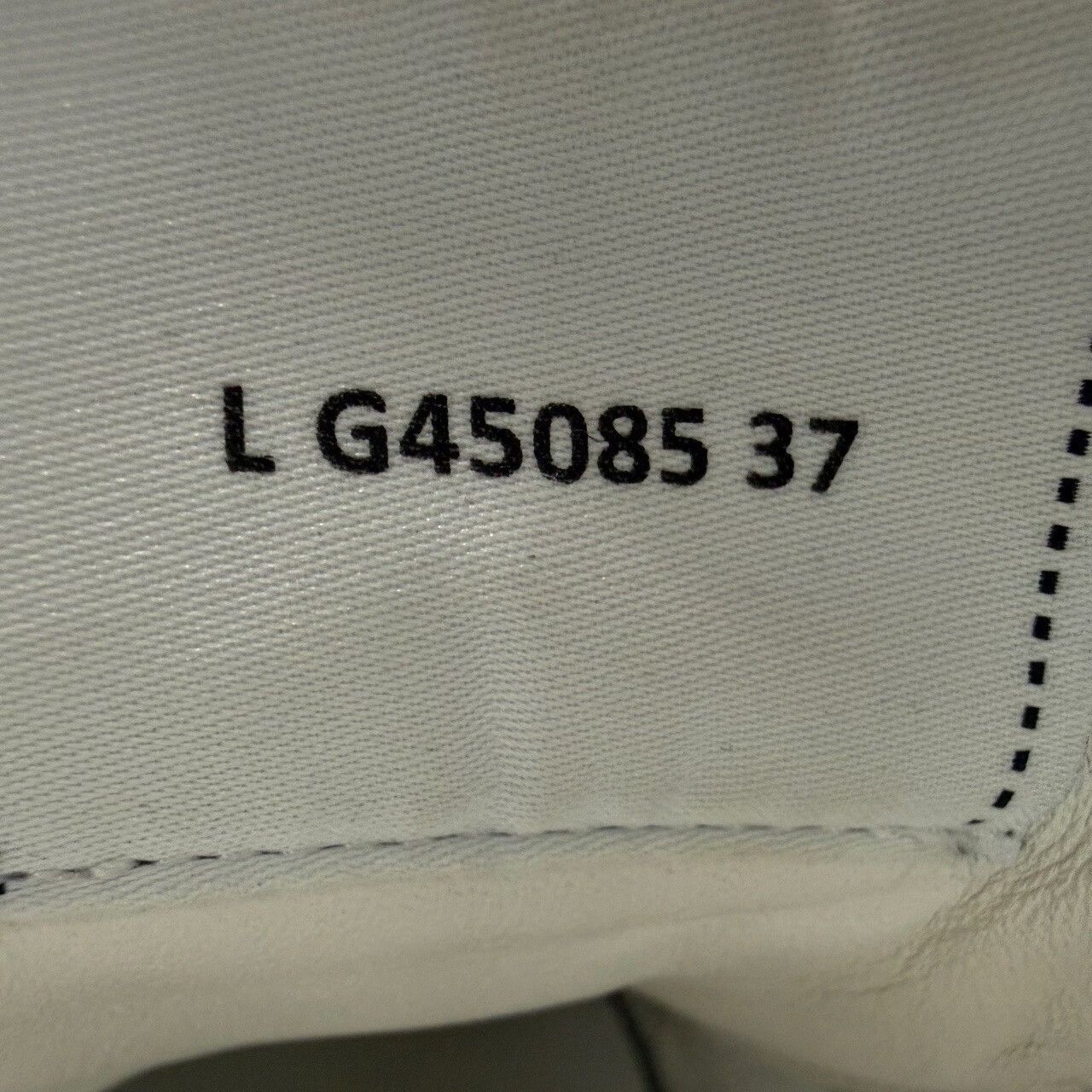 Chanel Chanel White Leather Low-Top Sneakers Size 37 Size US 7 / IT 37 - 7 Thumbnail