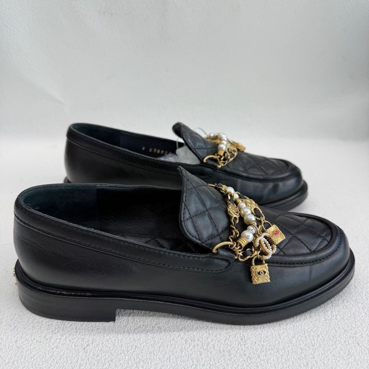 Chanel Chanel Quilted Chain Loafers Size 36.5 Size US 6.5 / IT 36.5 - 5 Thumbnail