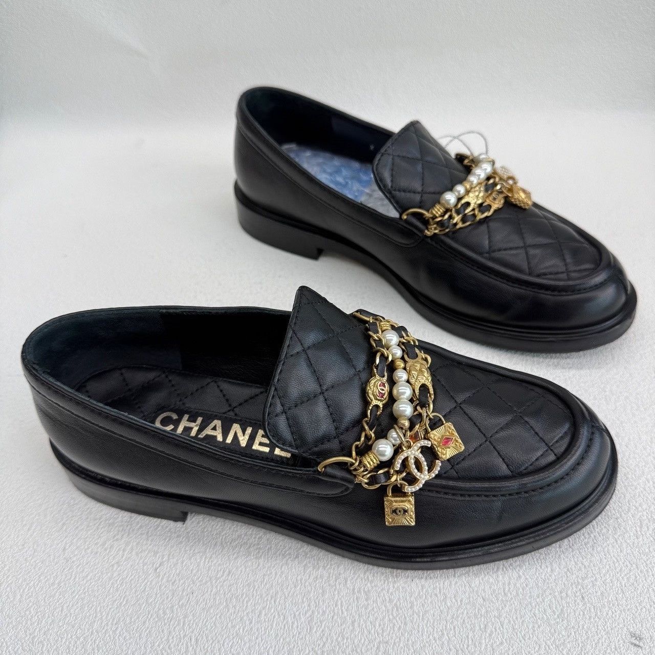 Chanel Chanel Quilted Chain Loafers Size 36.5 Size US 6.5 / IT 36.5 - 4 Thumbnail