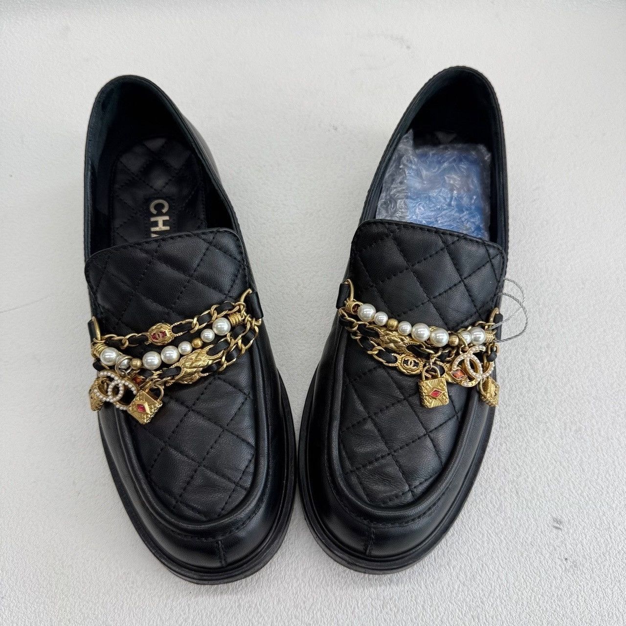 Chanel Chanel Quilted Chain Loafers Size 36.5 Size US 6.5 / IT 36.5 - 10 Thumbnail