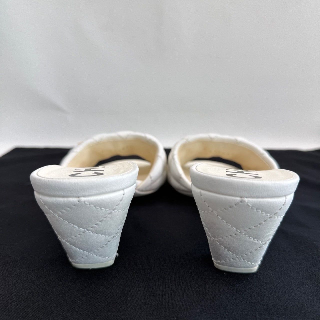 Chanel Chanel Quilted Leather Mules Size 37.5 Size US 7.5 / IT 37.5 - 6 Thumbnail