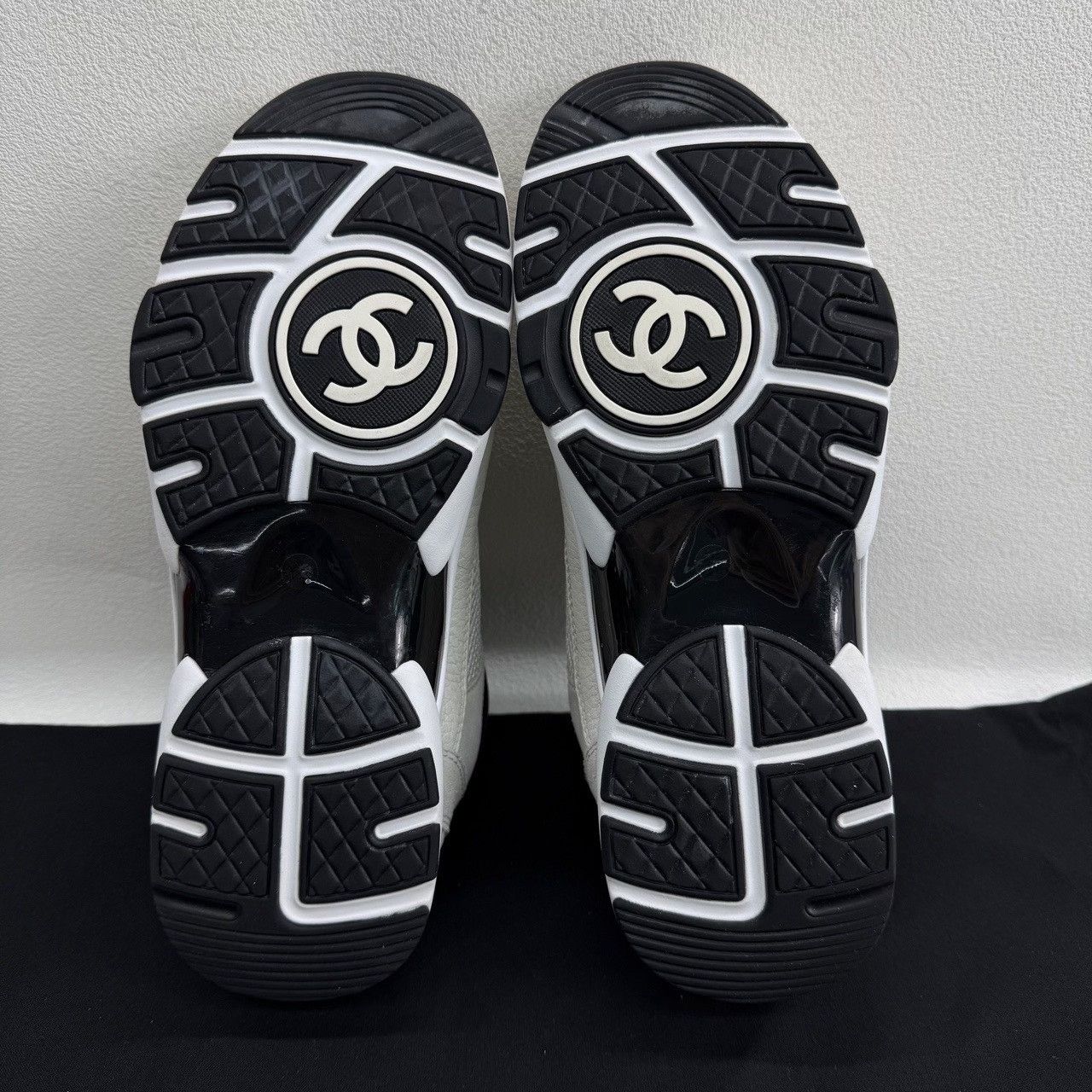 Chanel Chanel Black White Mesh Sneakers Size 39 Size US 9 / IT 39 - 8 Thumbnail