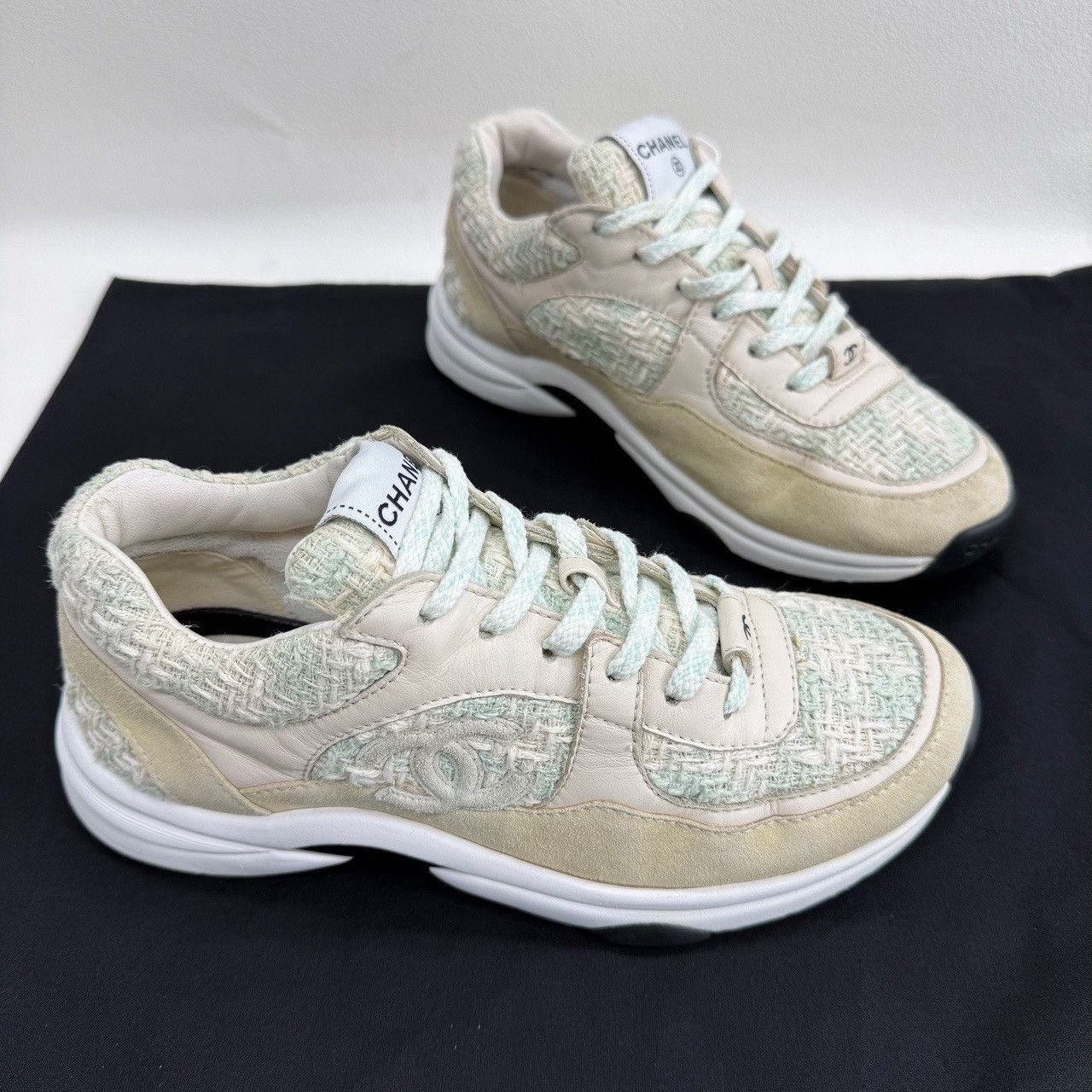 Chanel Chanel Tweed Low-Top Sneakers Size 37 Size US 6 / IT 36 - 4 Thumbnail