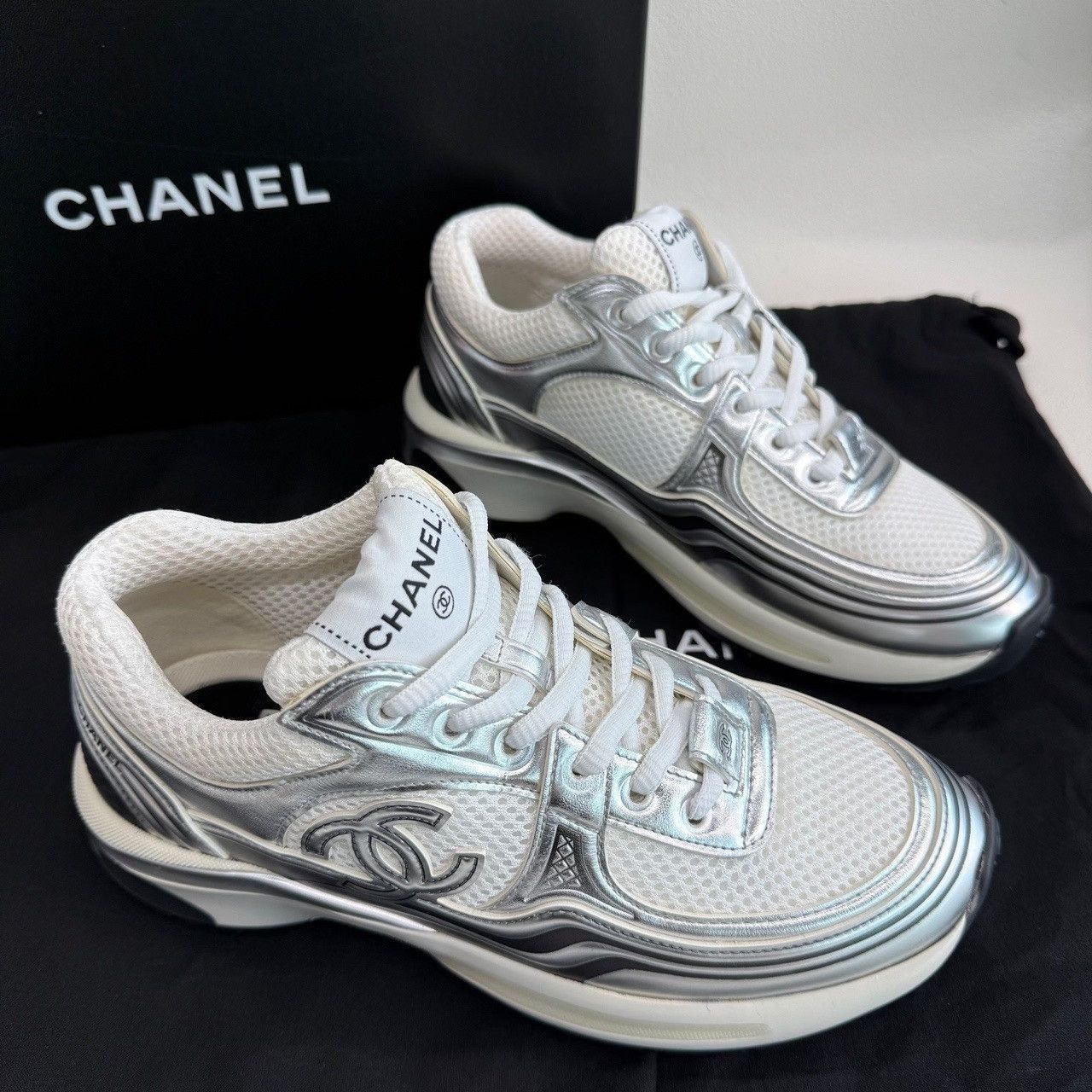 Chanel Chanel CC Logo Mesh Low-Top Sneakers Silver Size 35.5 Size US 5.5 / IT 35.5 - 5 Thumbnail