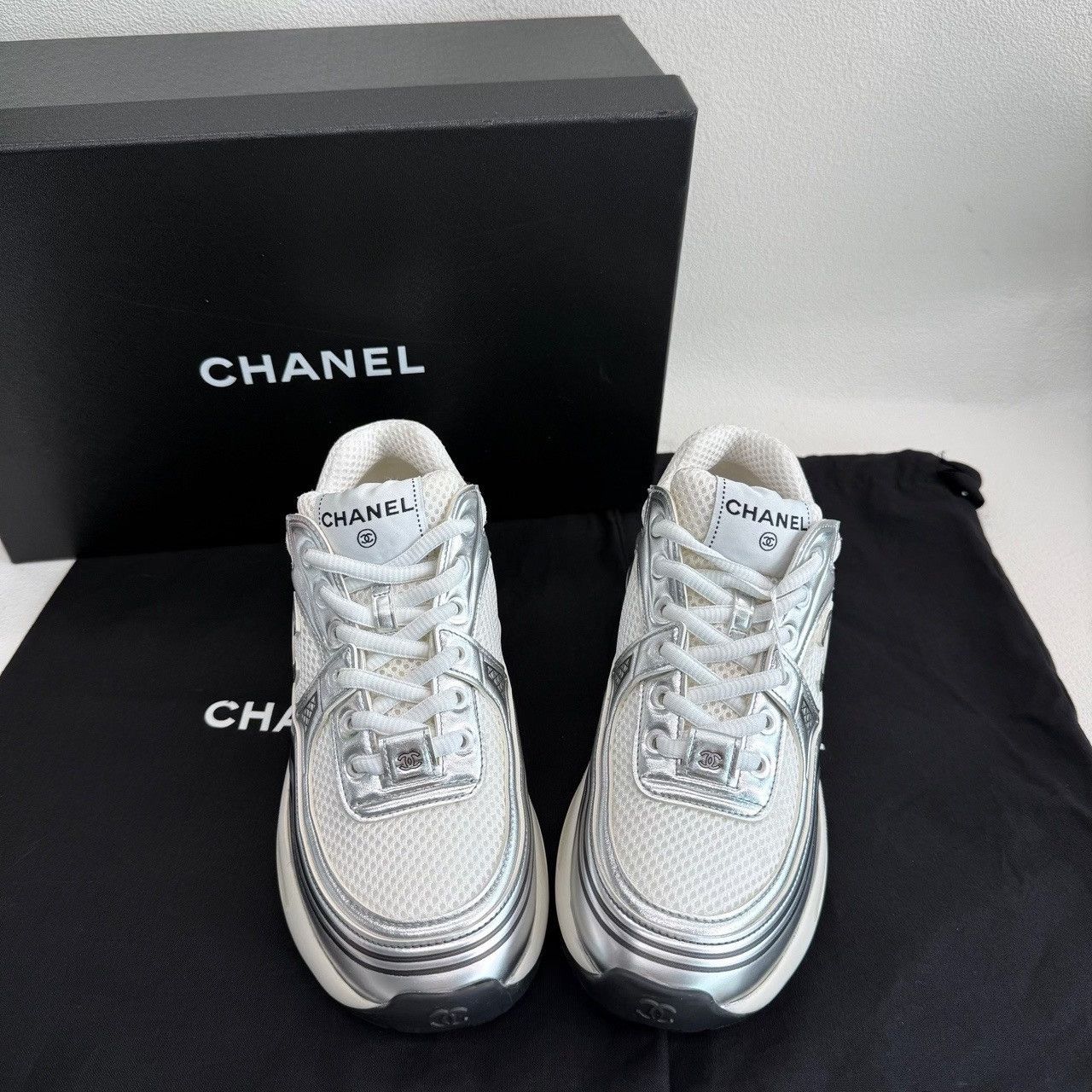 Chanel Chanel CC Logo Mesh Low-Top Sneakers Silver Size 35.5 Size US 5.5 / IT 35.5 - 2 Thumbnail
