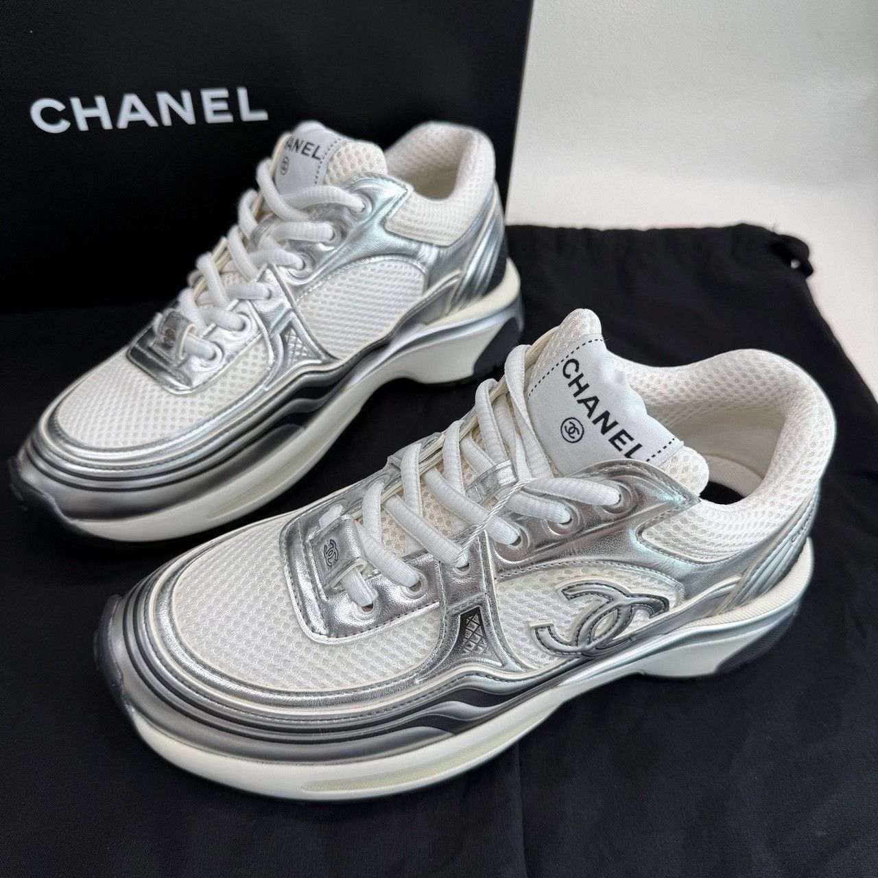 Chanel Chanel CC Logo Mesh Low-Top Sneakers Silver Size 35.5 Size US 5.5 / IT 35.5 - 3 Thumbnail