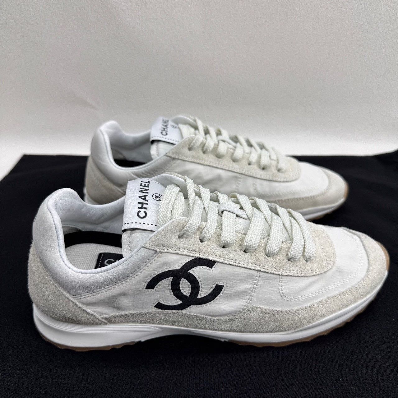 Chanel Chanel CC Logo Low-Top Sneakers Size 36 Size US 6 / IT 36 - 5 Thumbnail