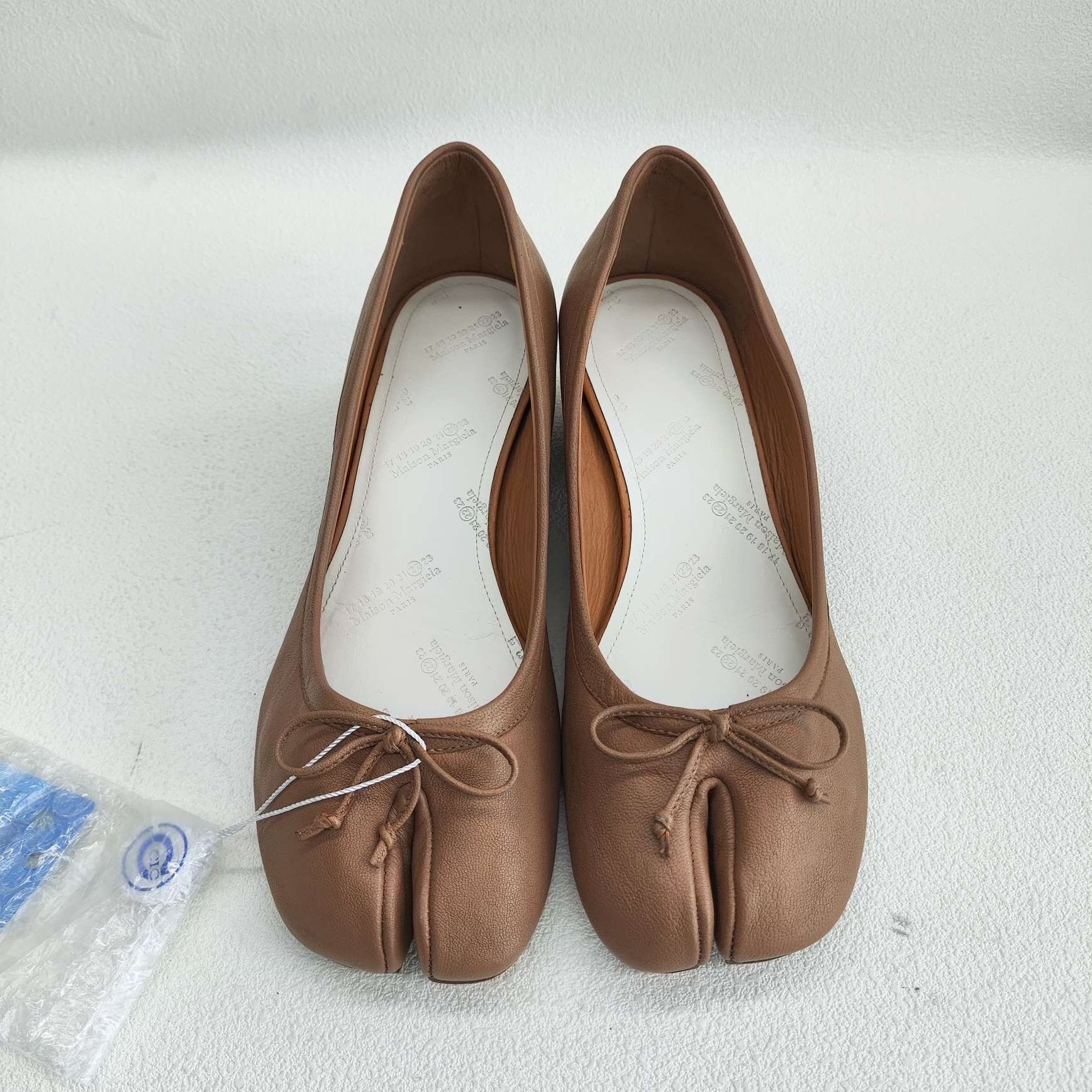 Maison Margiela Maison Margiela Brown Leather Tabi Pumps Size 37.5 Size US 7.5 / IT 37.5 - 3 Thumbnail