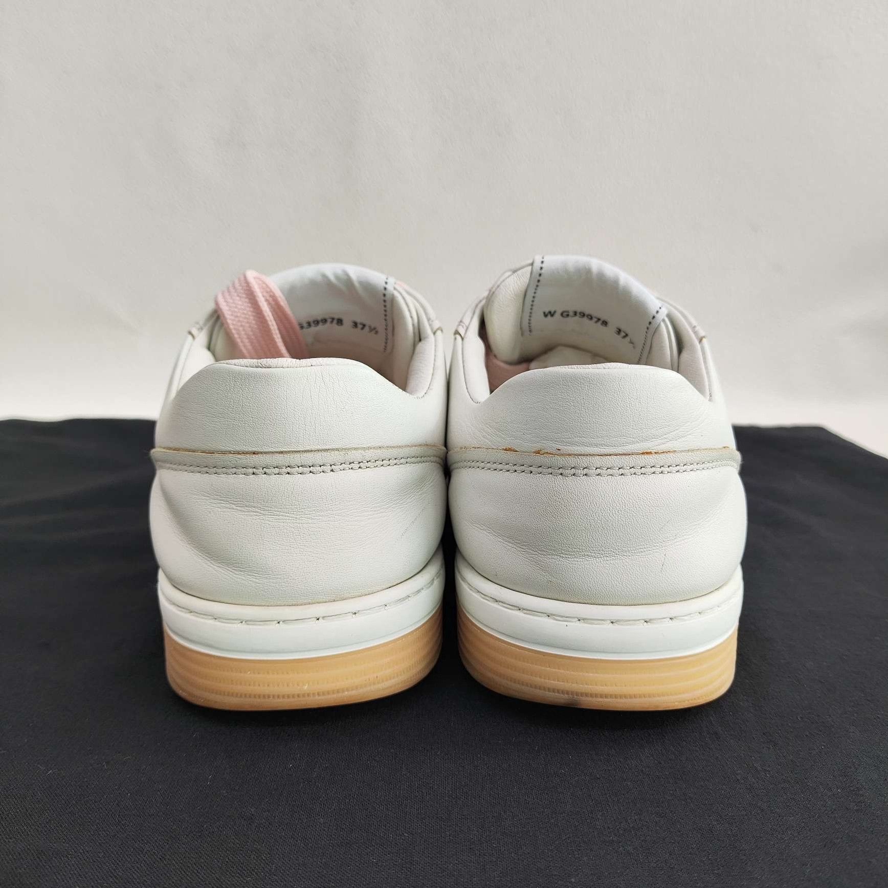 Chanel Chanel CC Logo Low-Top Sneakers Size 37.5 Size US 7.5 / IT 37.5 - 6 Thumbnail