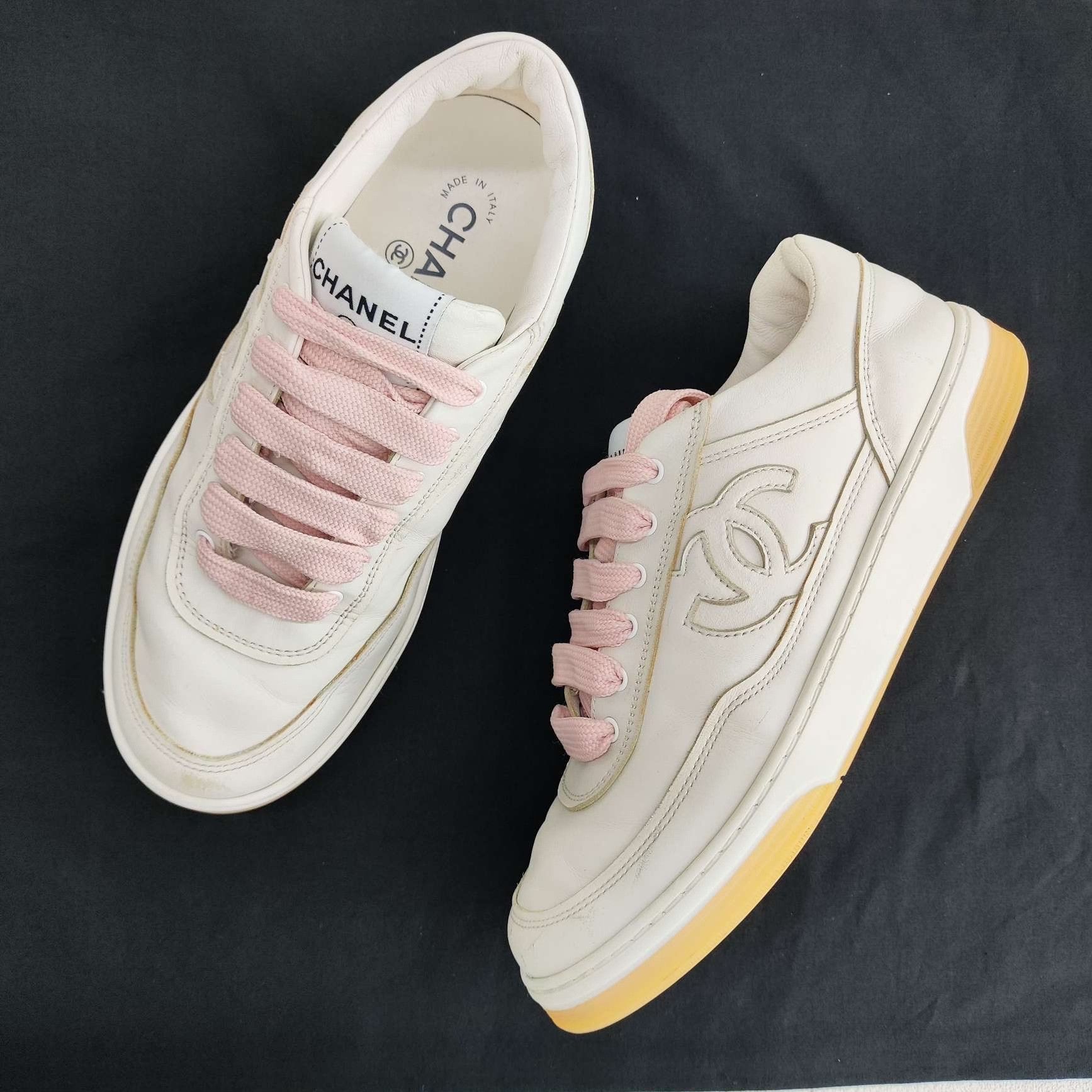 Chanel Chanel CC Logo Low-Top Sneakers Size 37.5 Size US 7.5 / IT 37.5 - 9 Thumbnail
