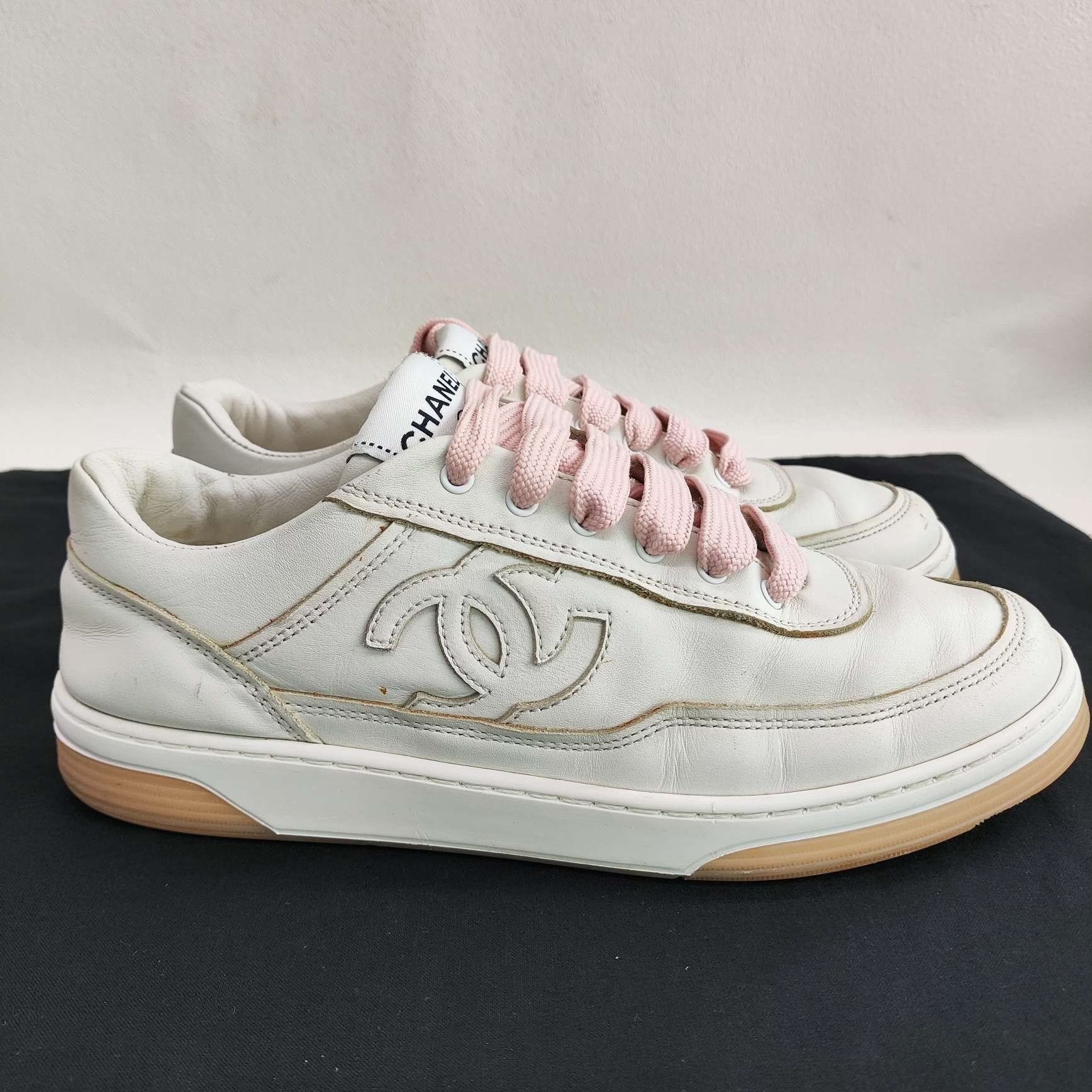 Chanel Chanel CC Logo Low-Top Sneakers Size 37.5 Size US 7.5 / IT 37.5 - 5 Thumbnail